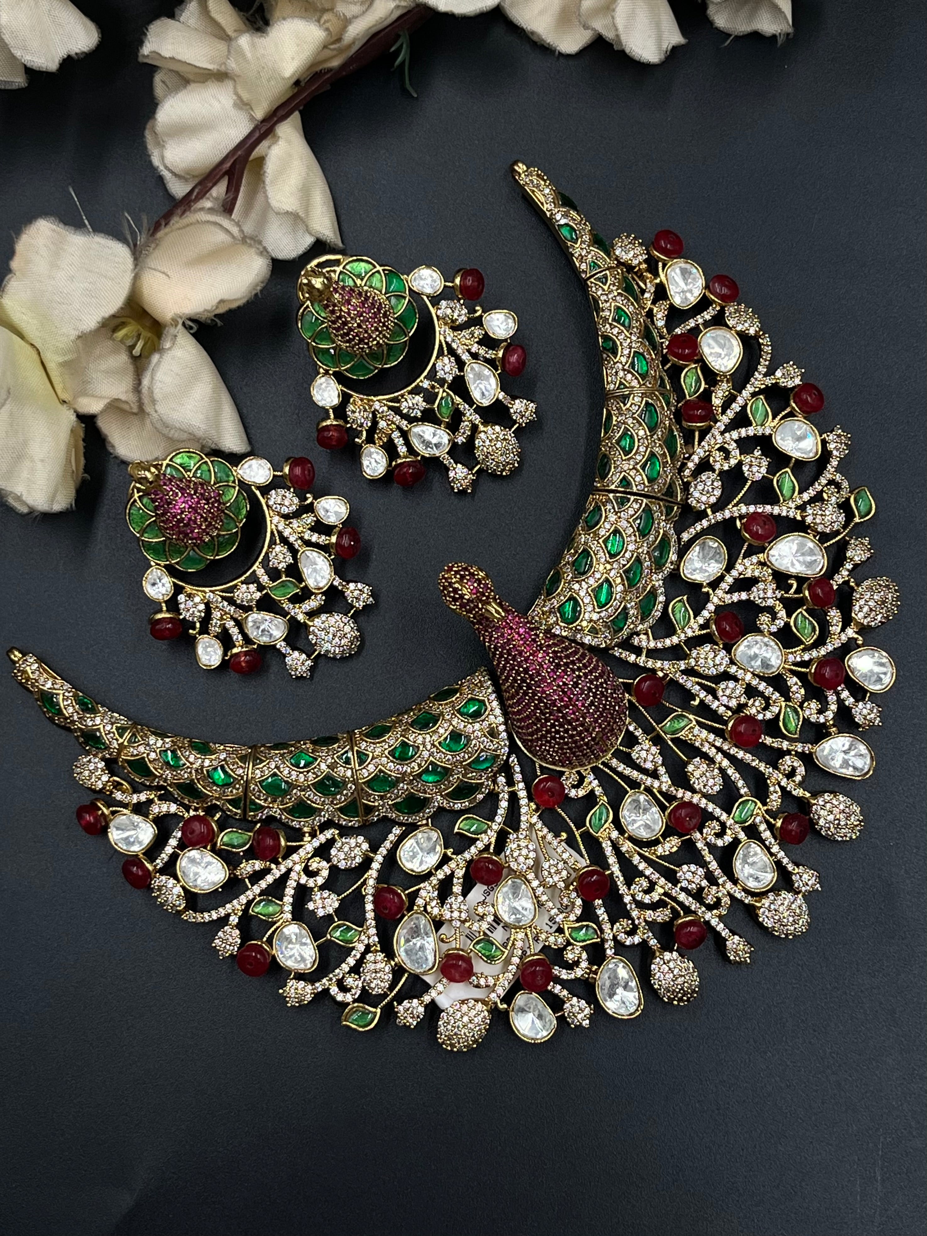 GULNAR NECKLACE
