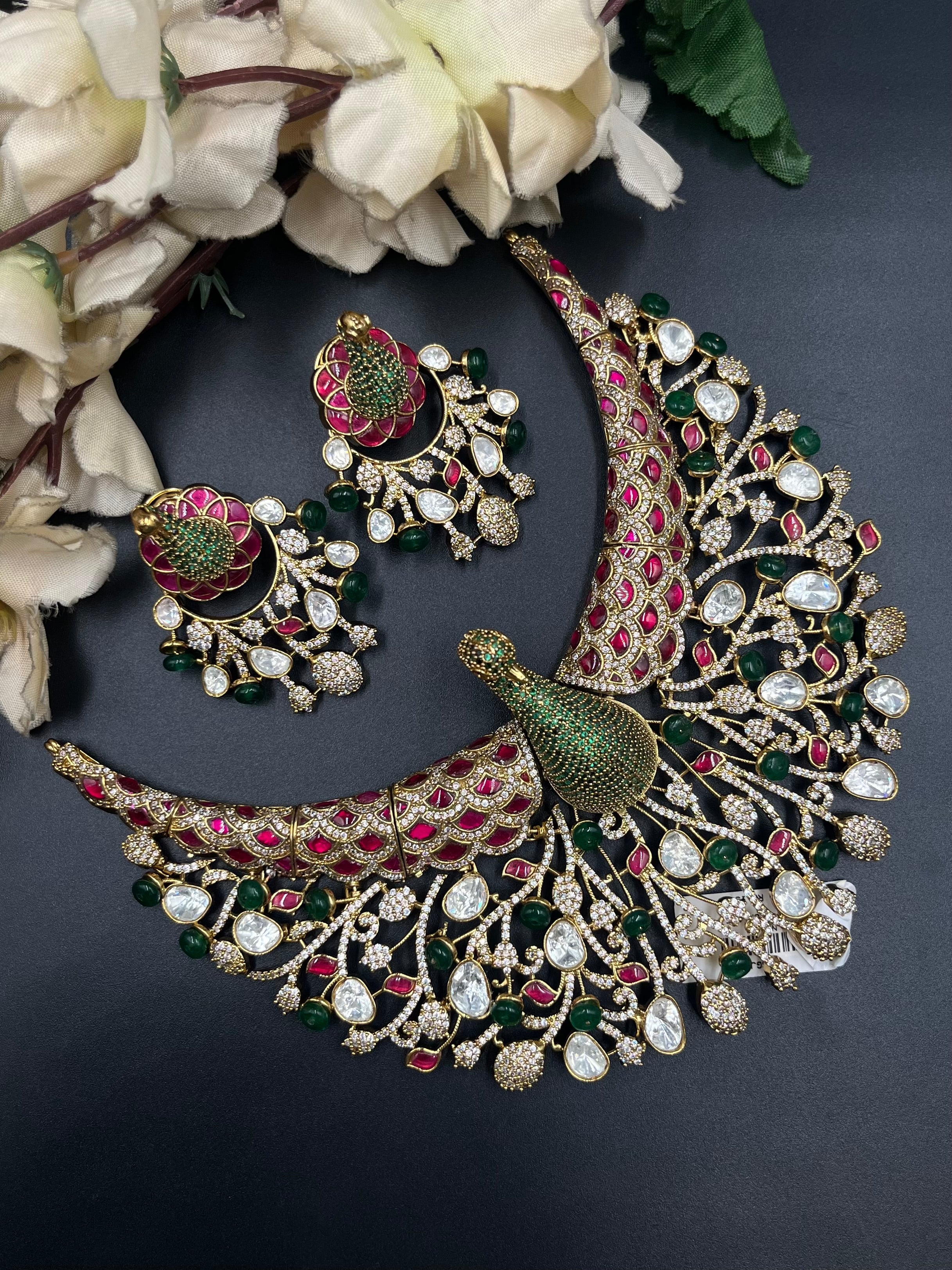 GULNAR NECKLACE