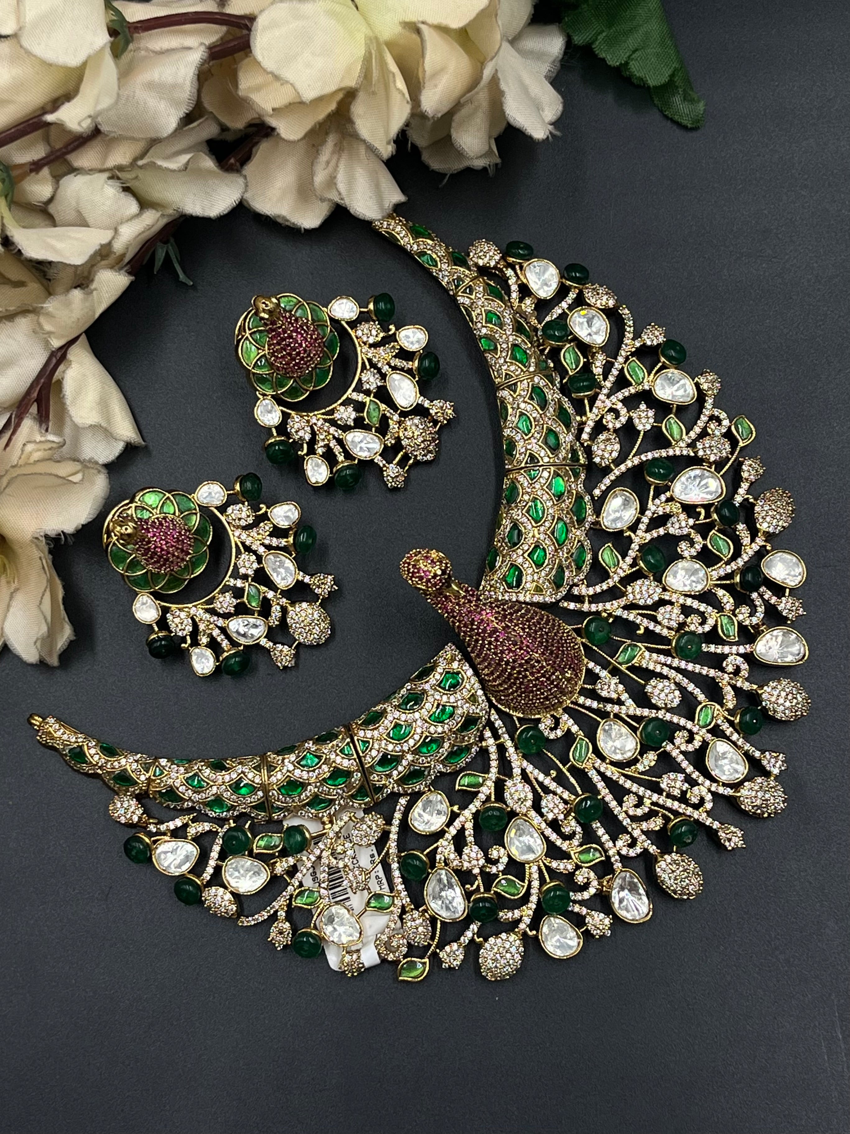 GULNAR NECKLACE