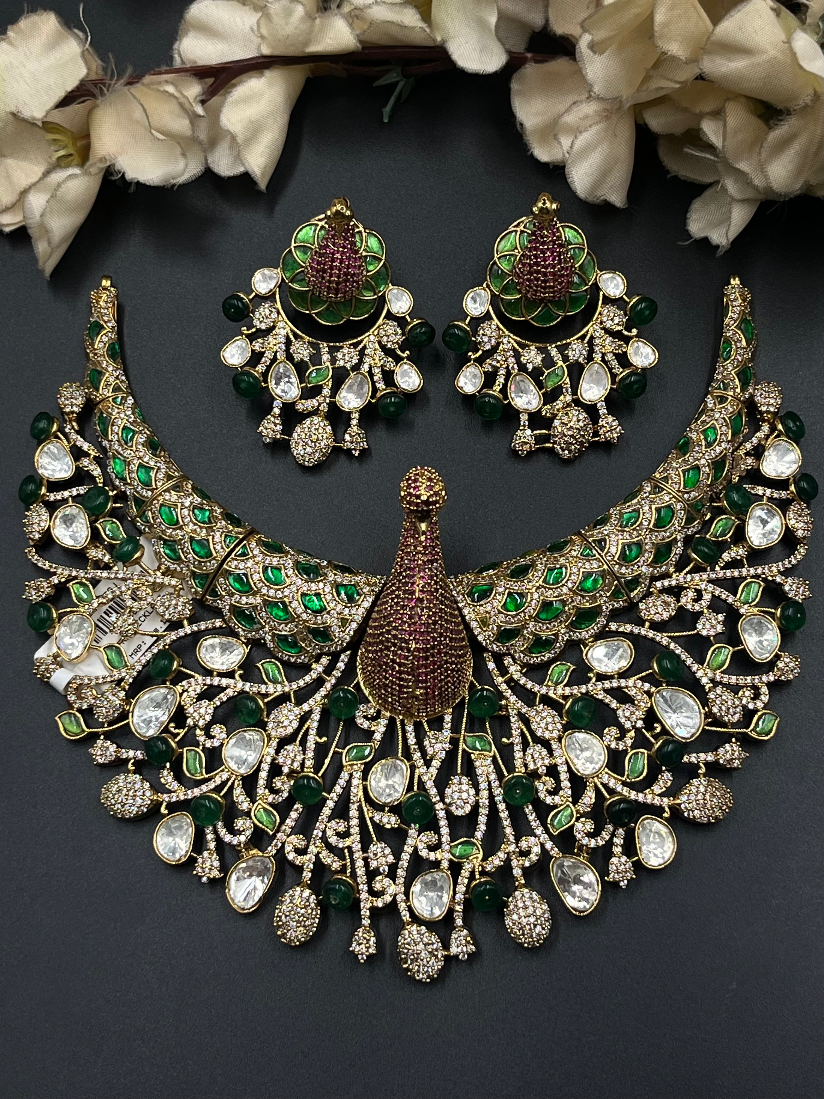 GULNAR NECKLACE