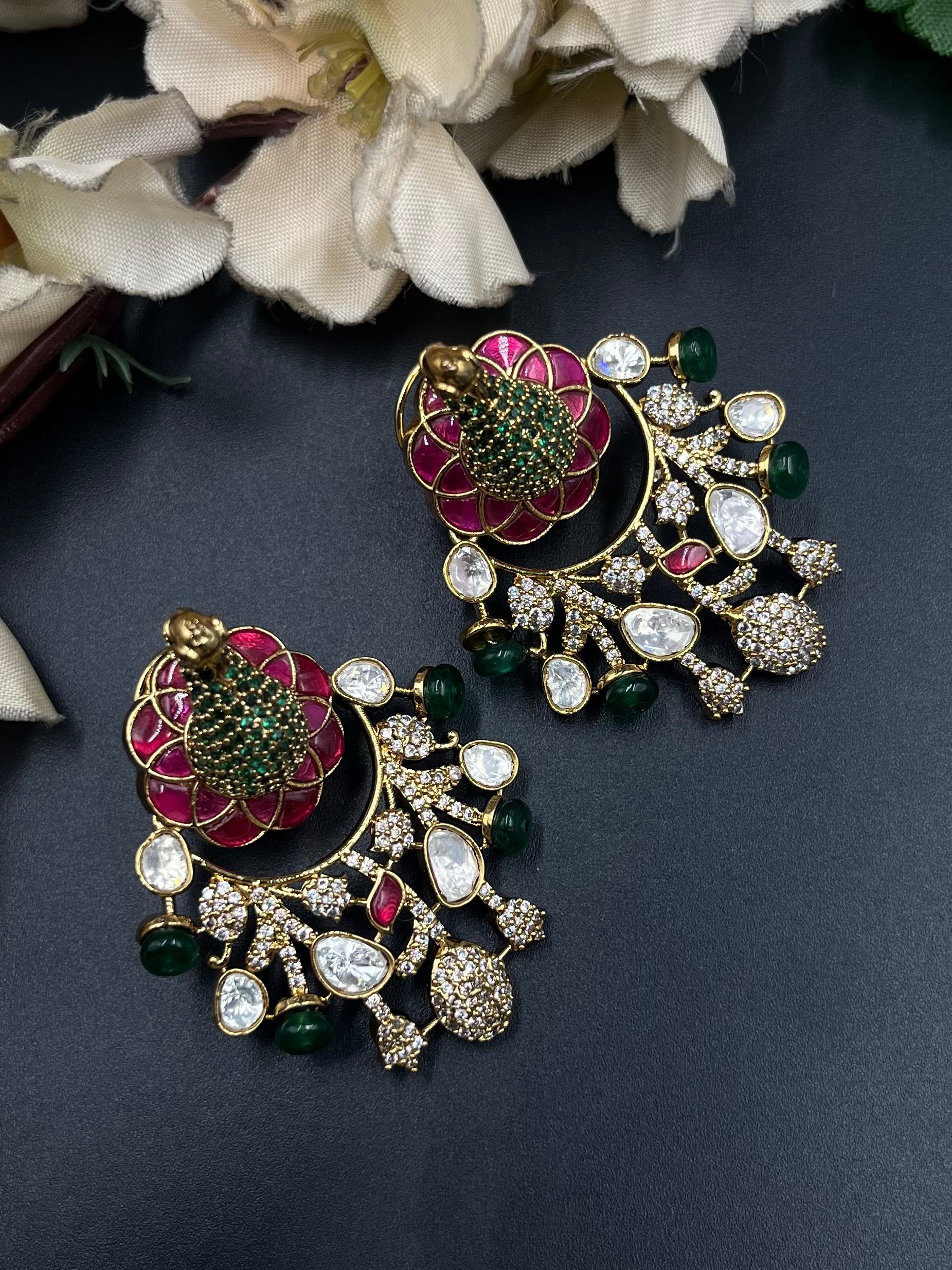 GULNAR NECKLACE