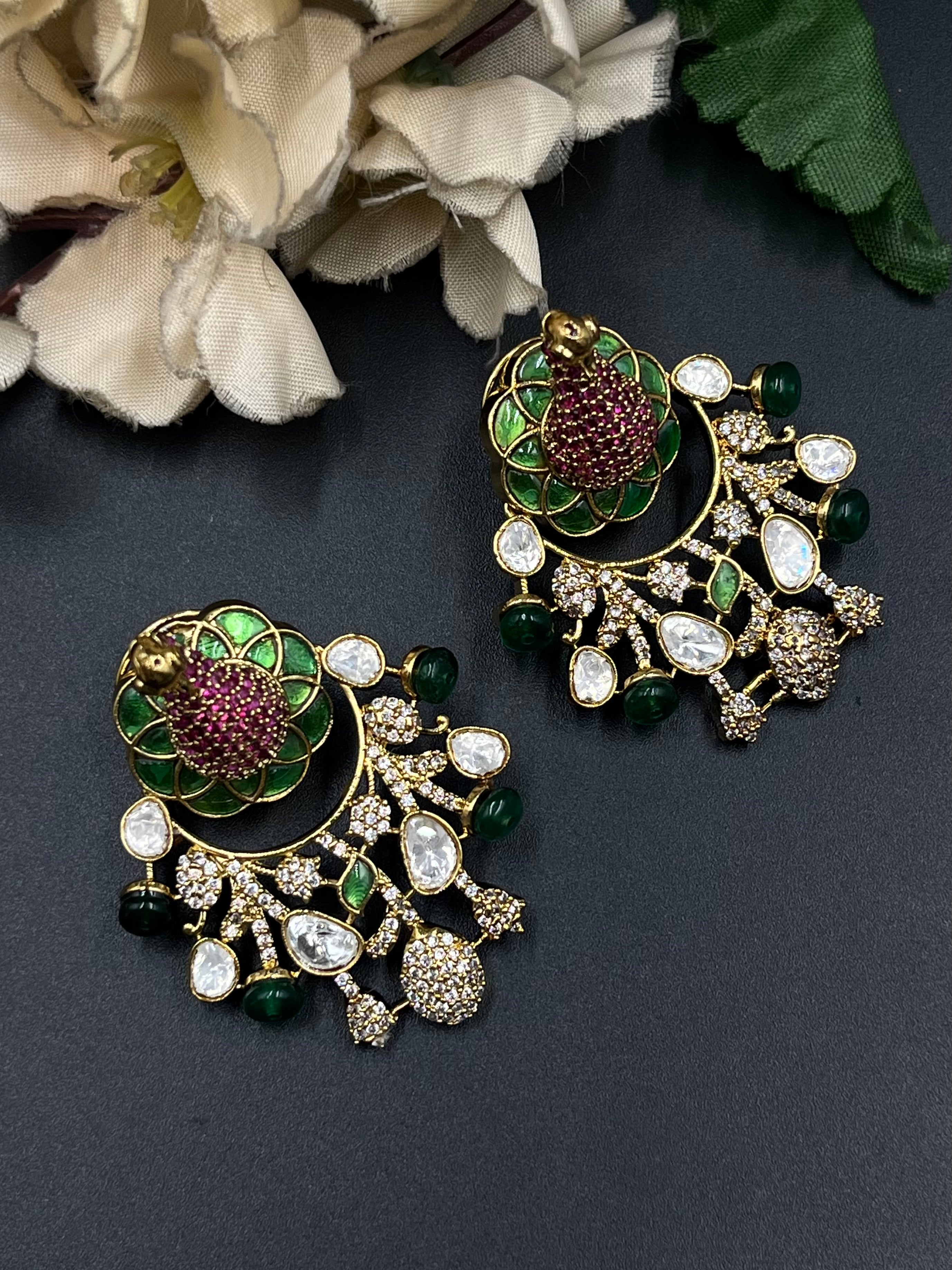 GULNAR NECKLACE