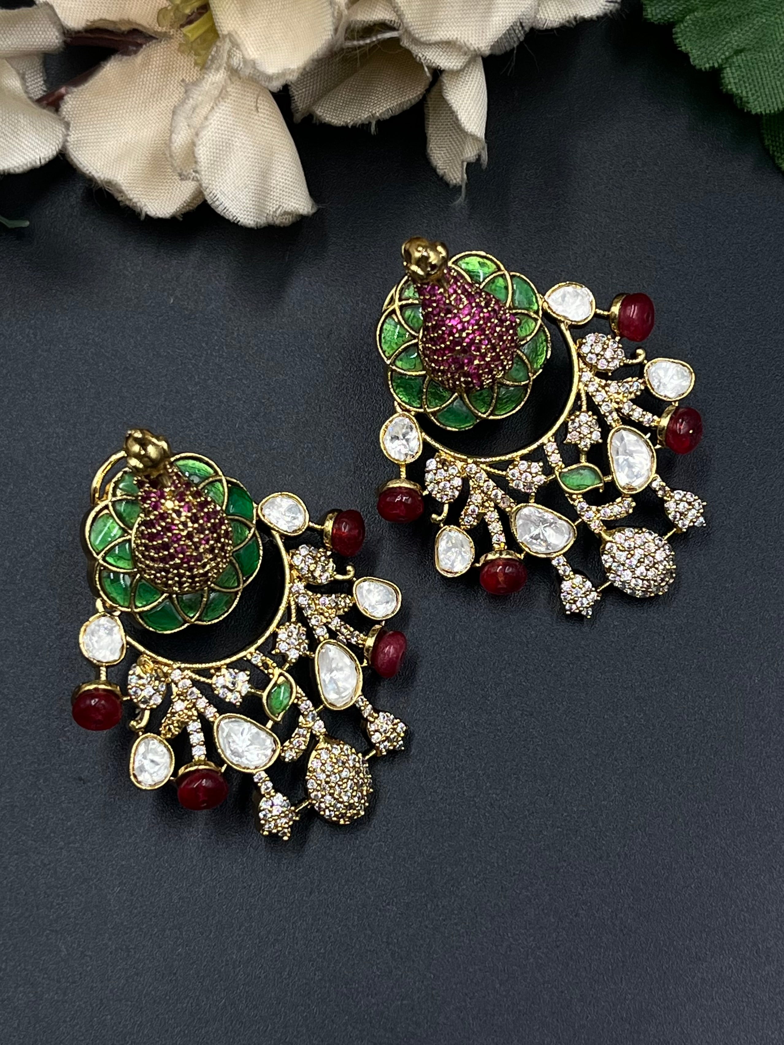 GULNAR NECKLACE