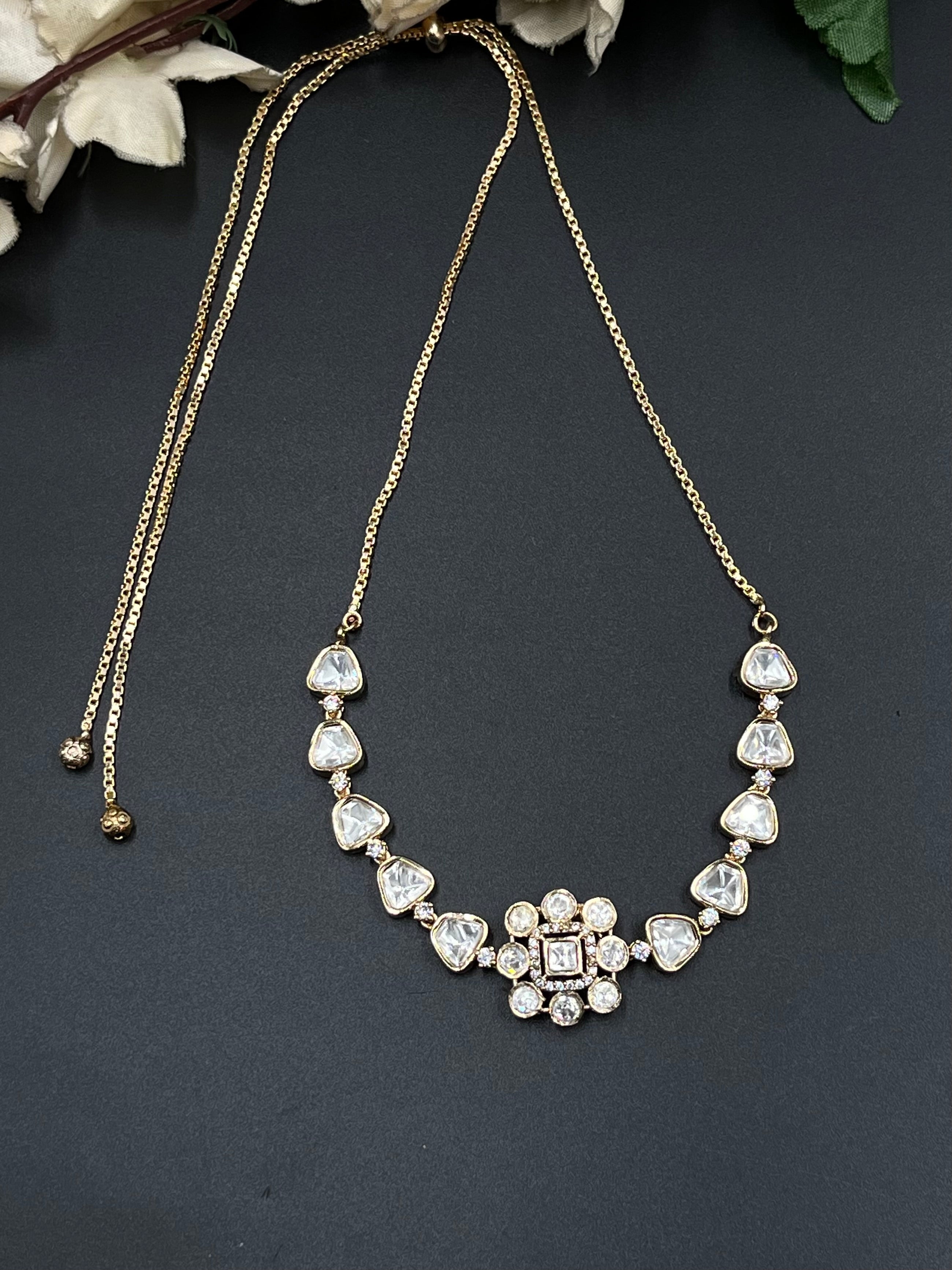 IRSA NECKLACE