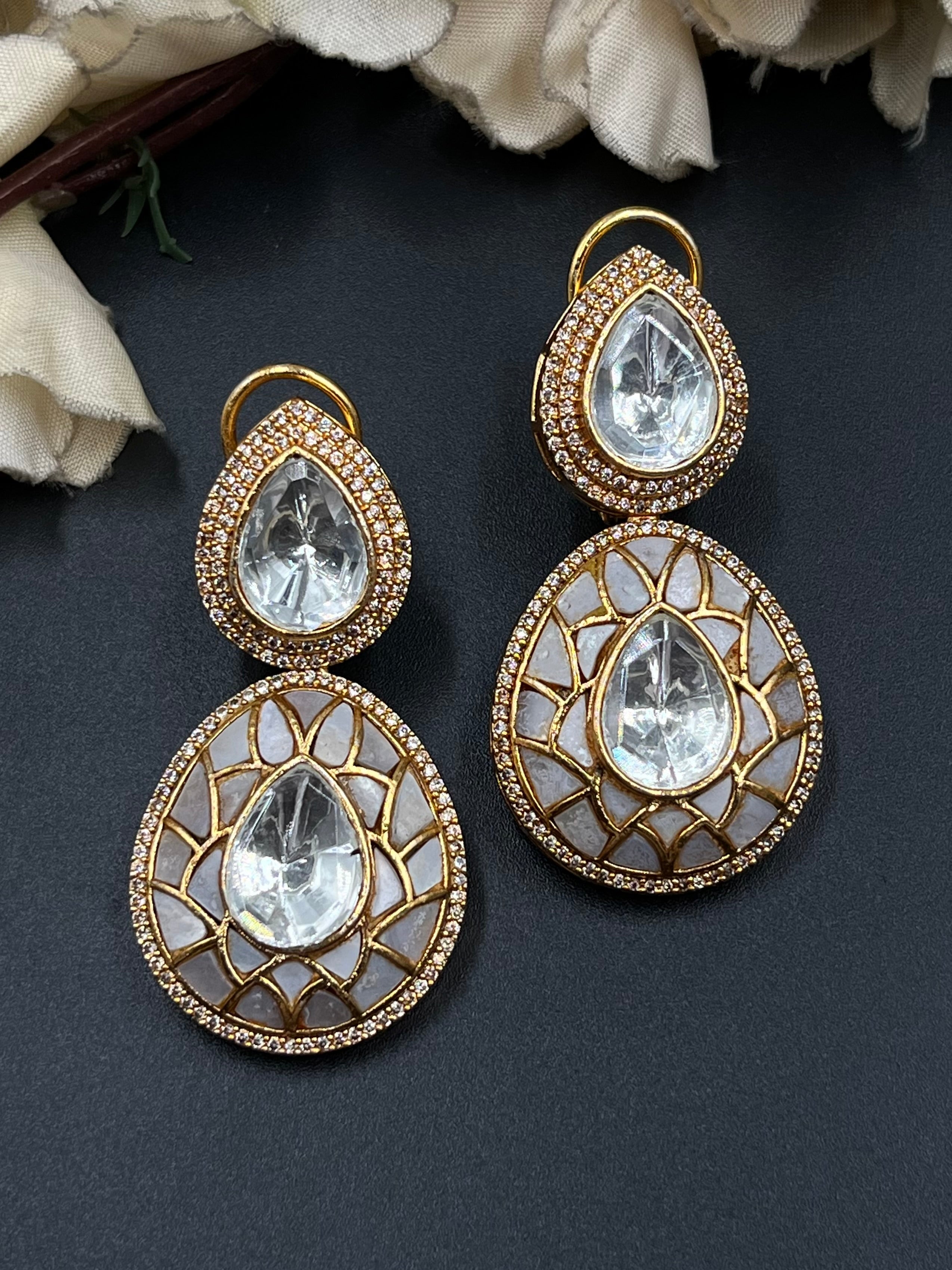 AZRA EARRING