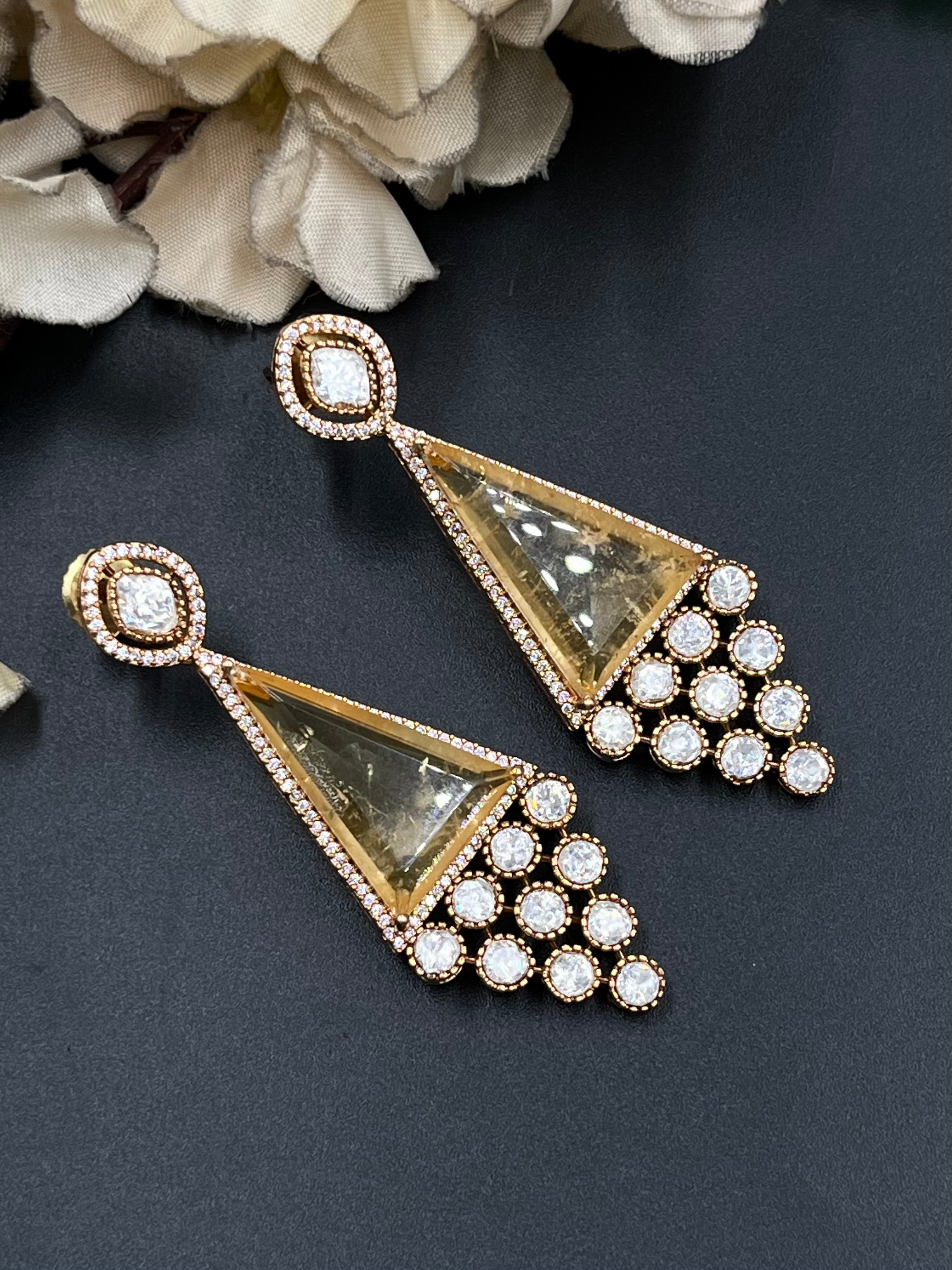 GUNU EARRINGS