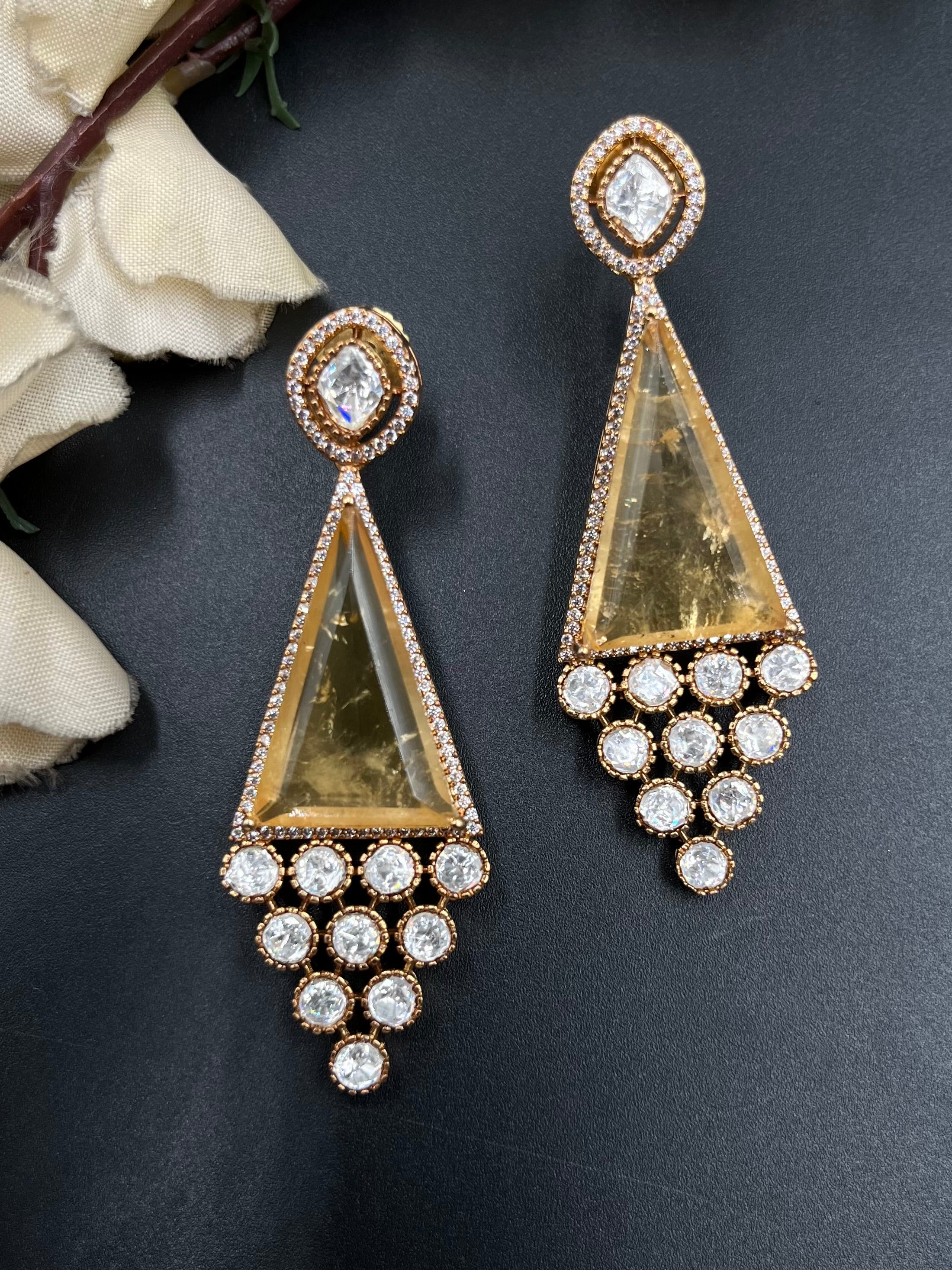 GUNU EARRINGS