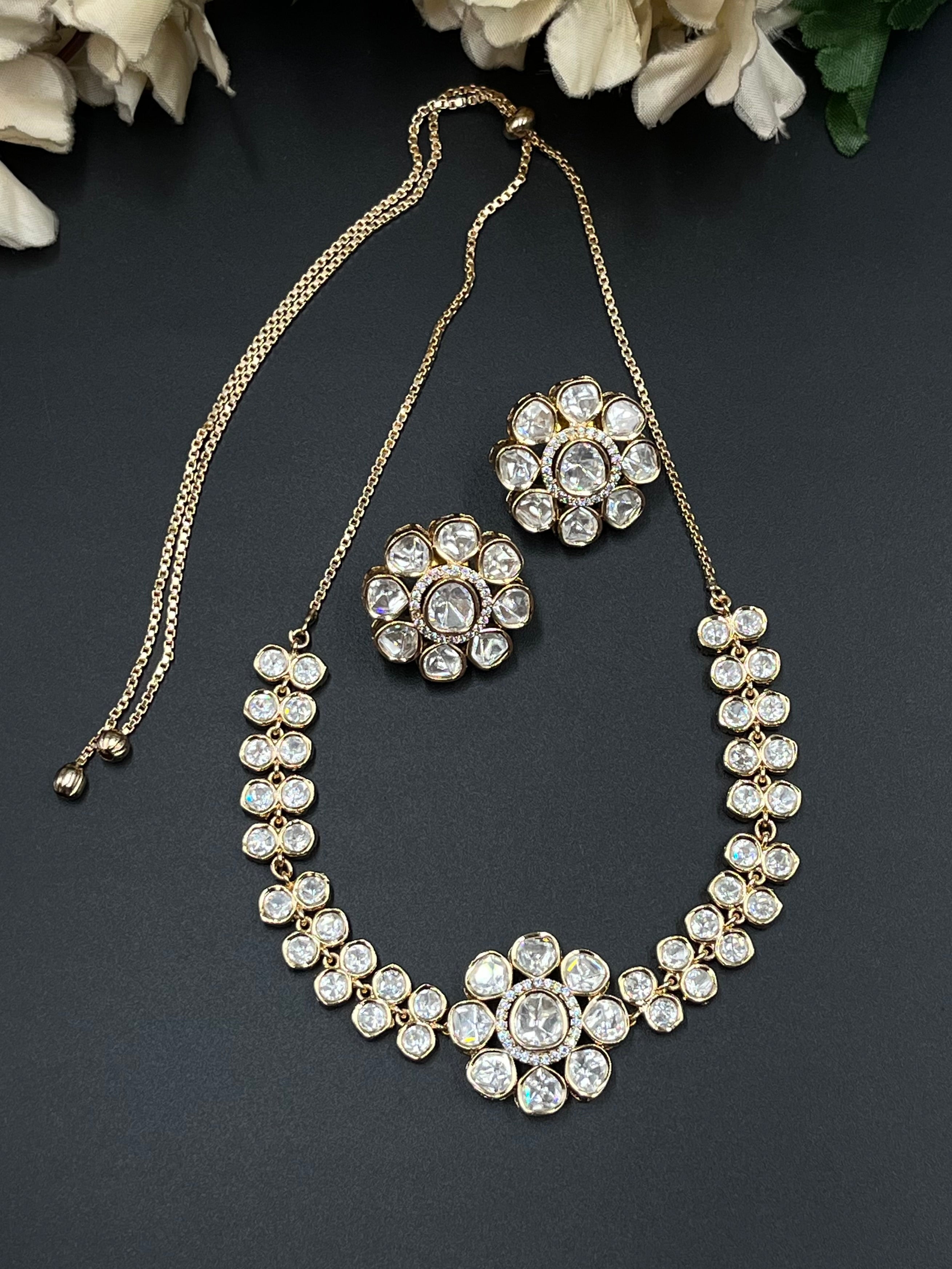 LEENA NECKLACE