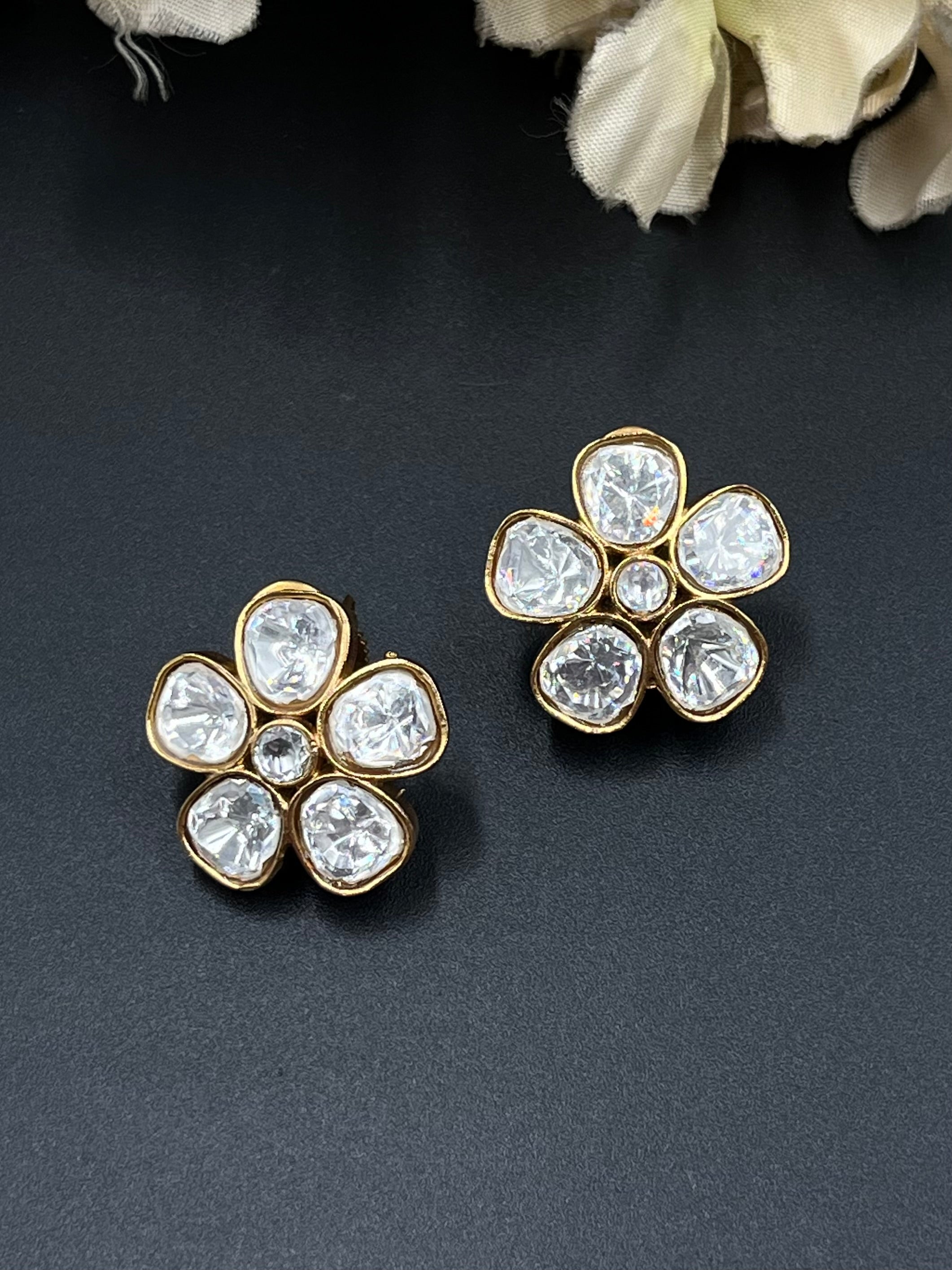 JIYA NECKLACE