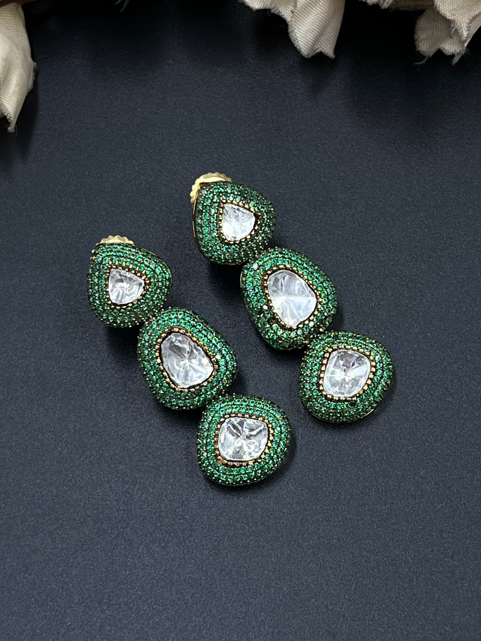 AZRA NECKLACE