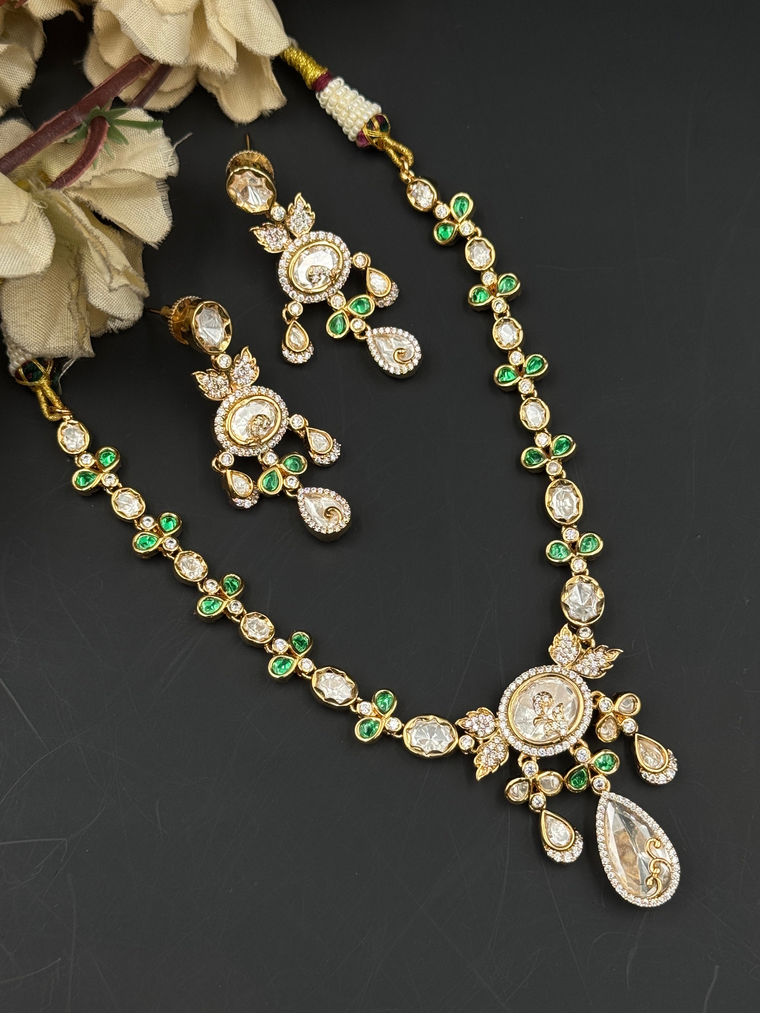 ZOYA NECKLACE