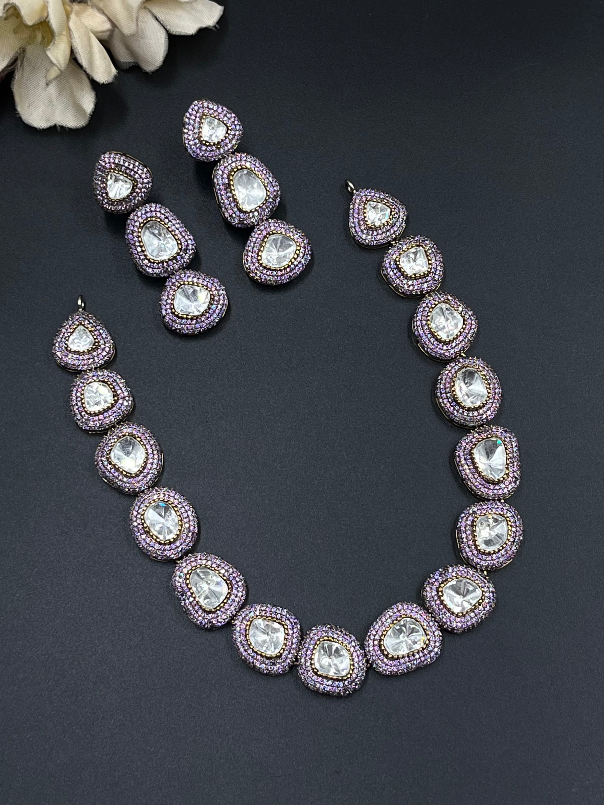AZRA NECKLACE