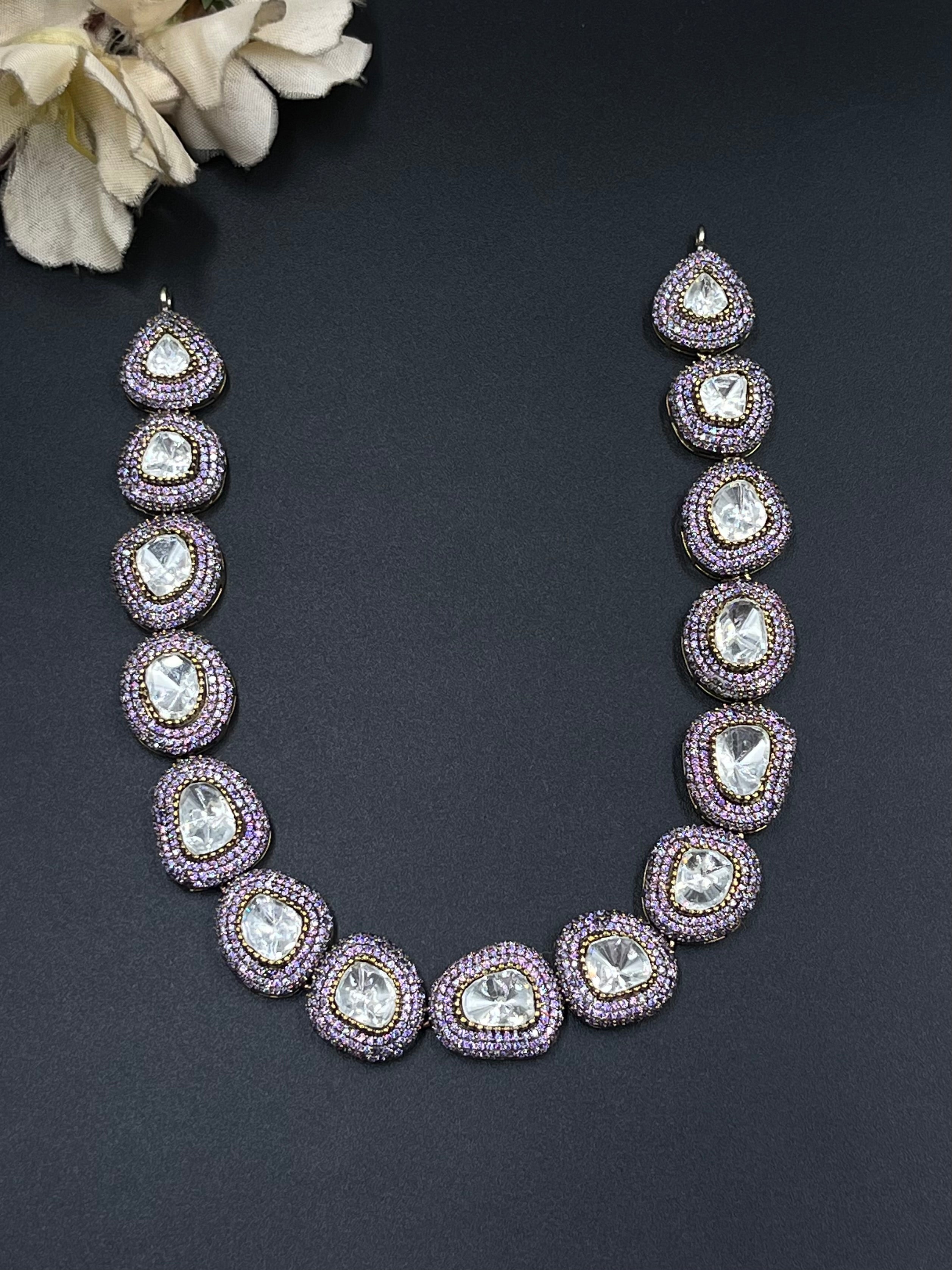 AZRA NECKLACE