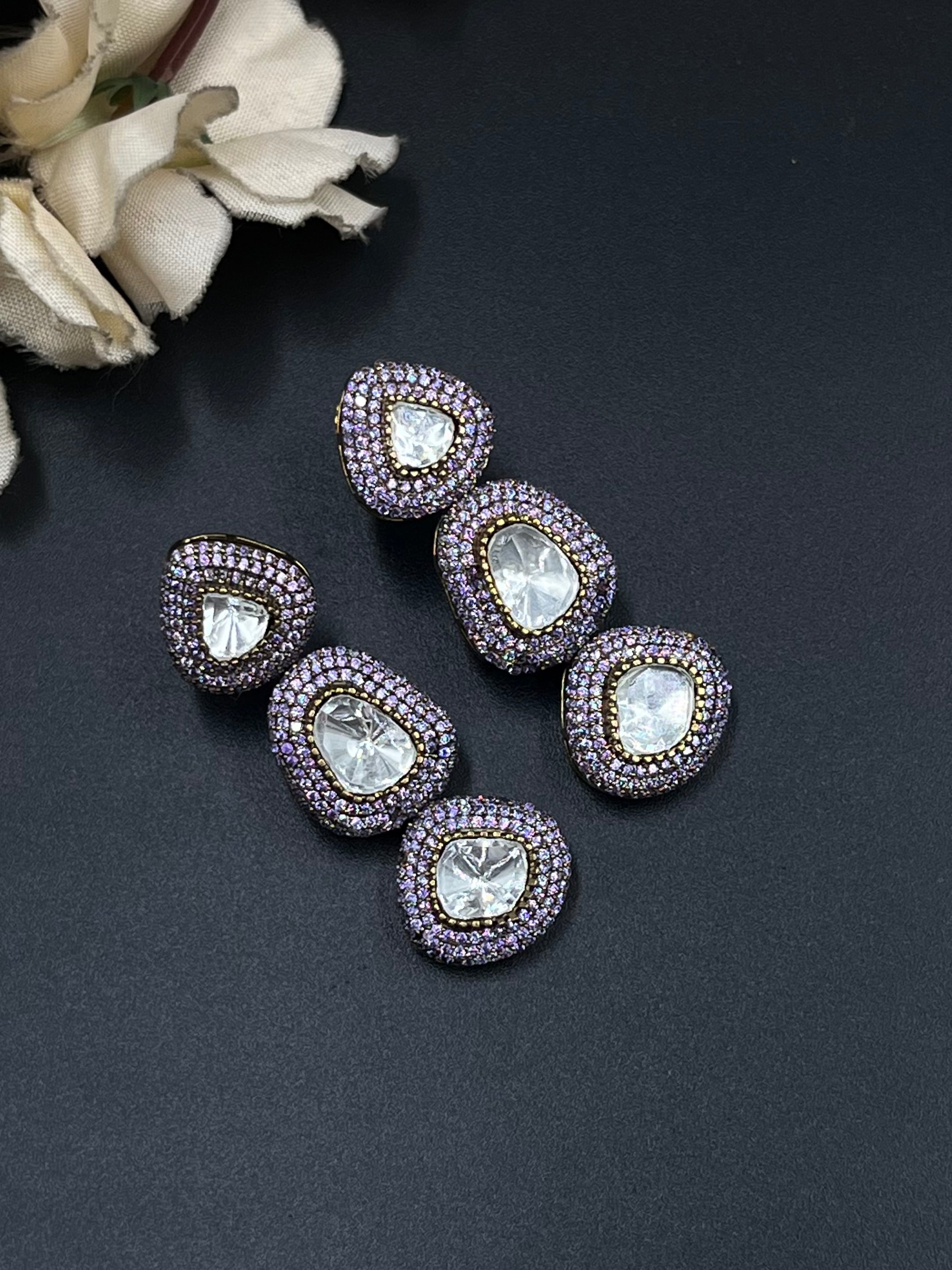 AZRA NECKLACE