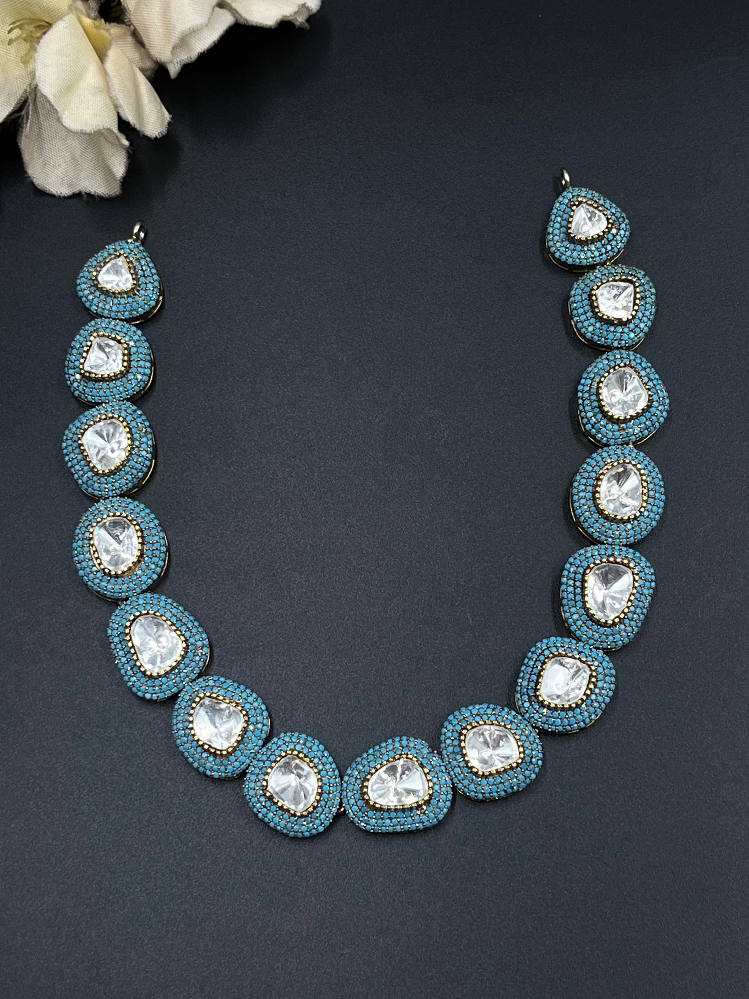 AZRA NECKLACE