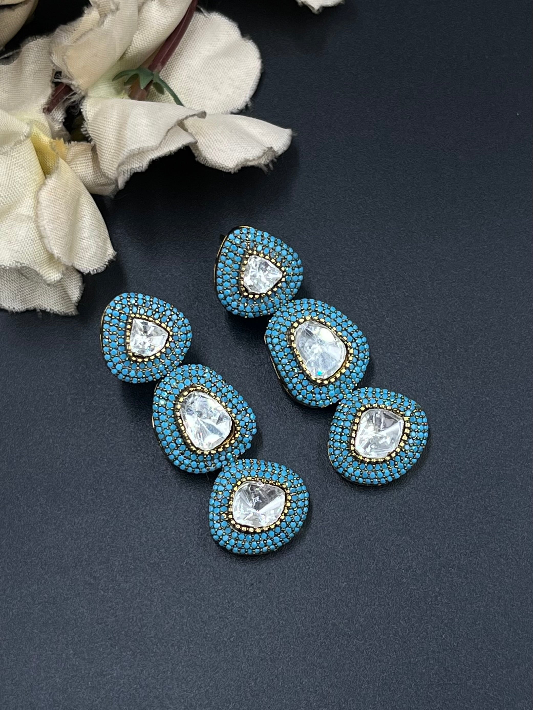 AZRA NECKLACE