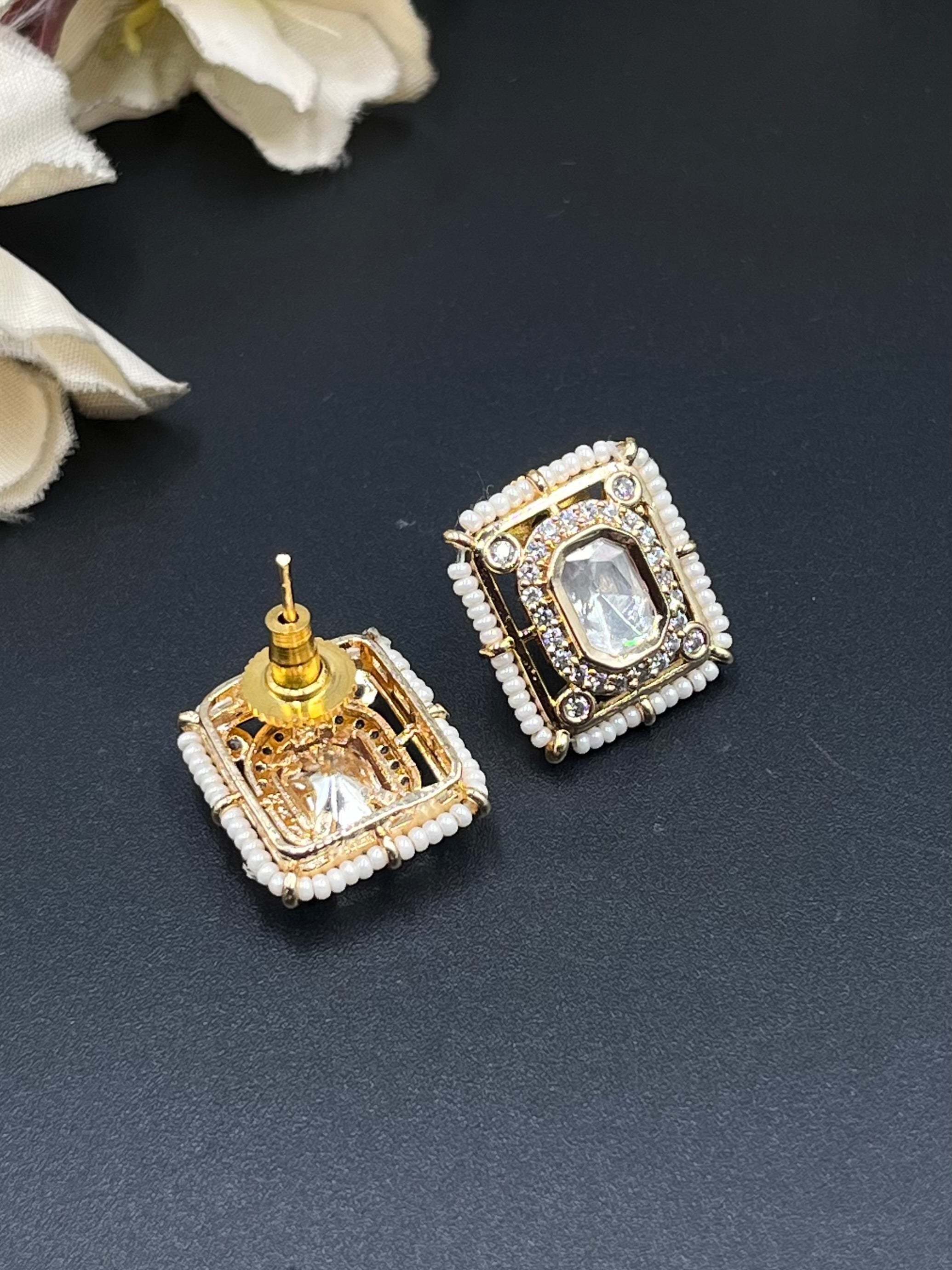ZENAM NECKLACE