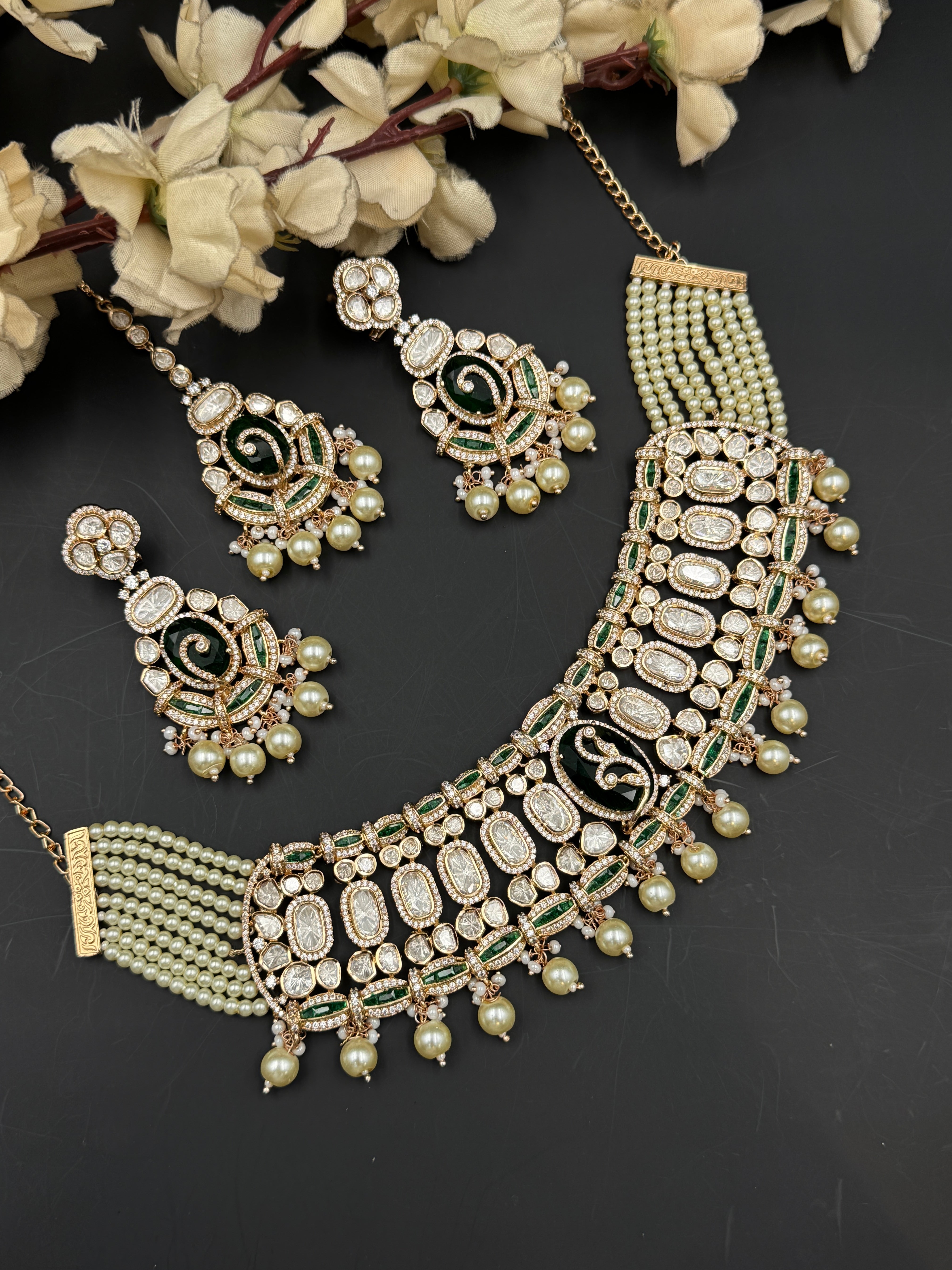HIBA NECKLACE