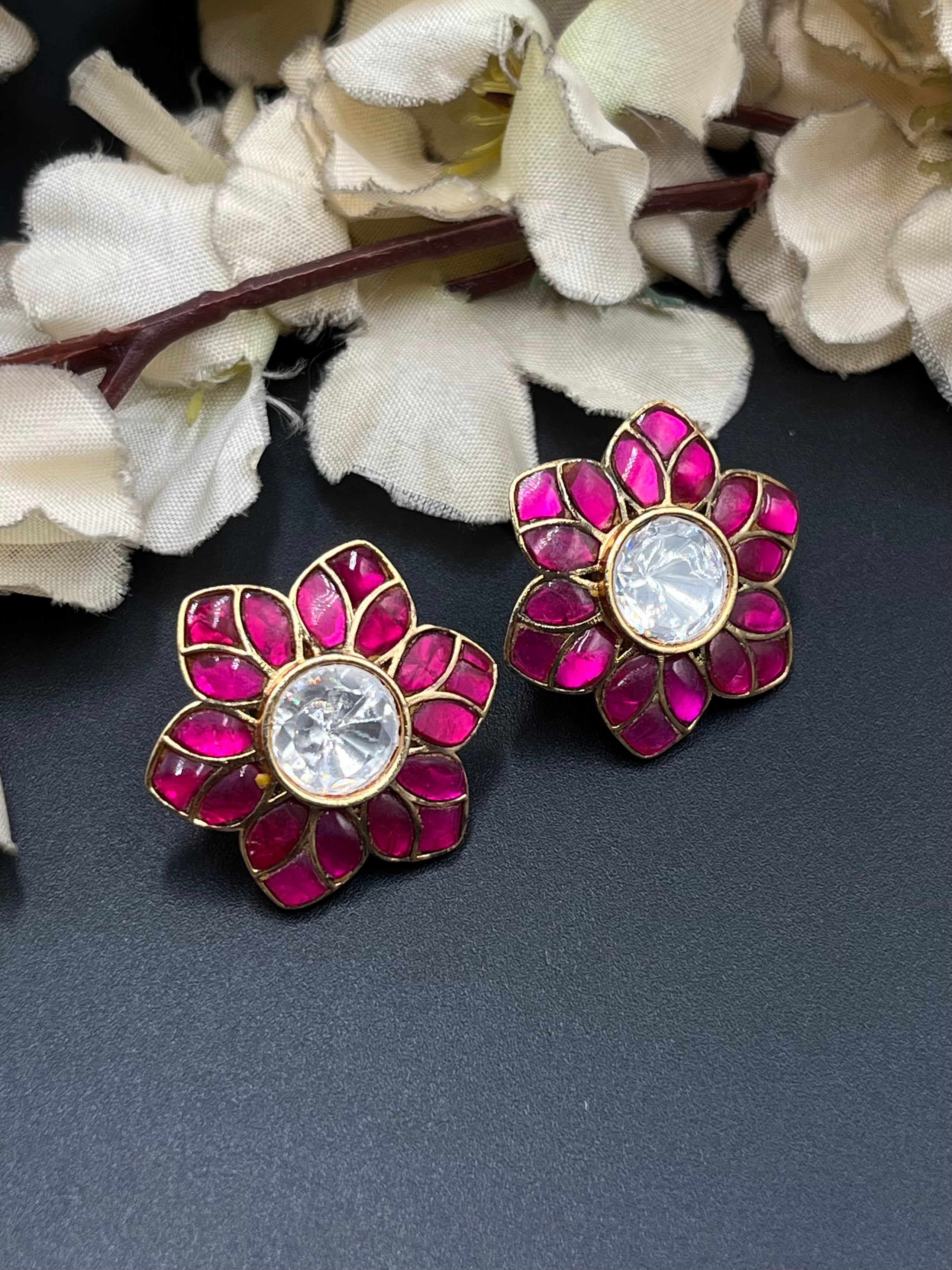 INAYA EARRINGS