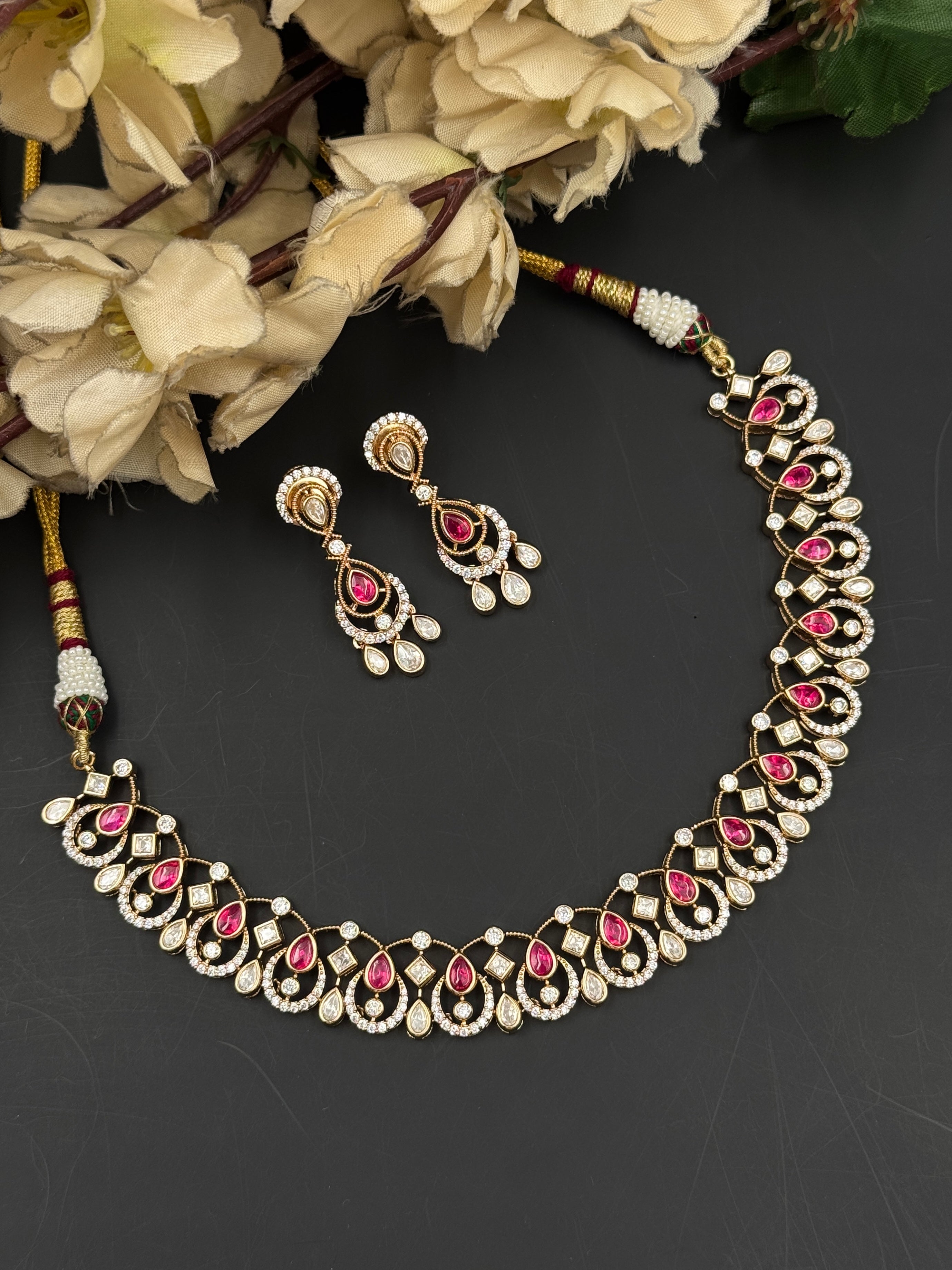ERUM NECKLACE