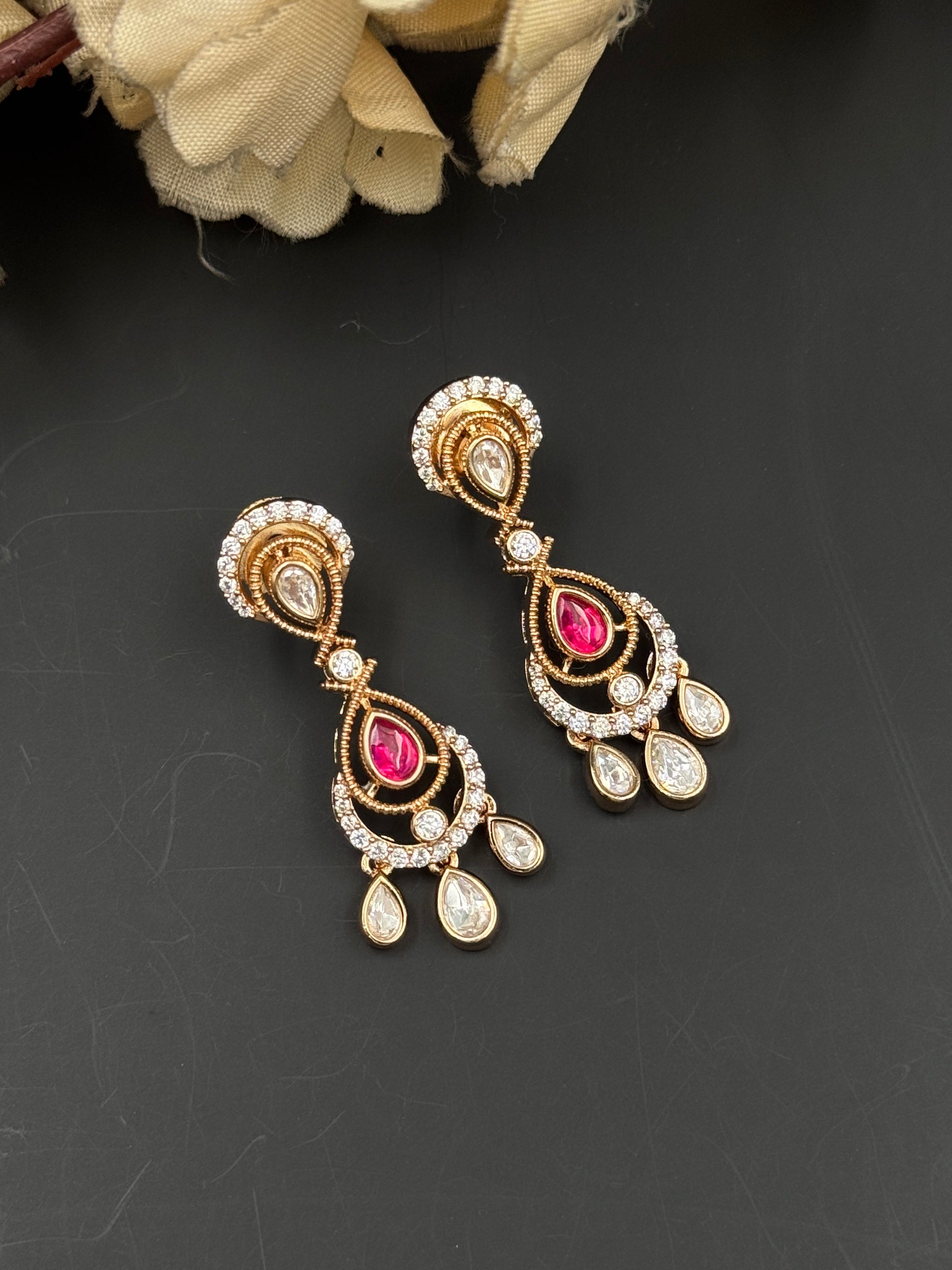 ERUM NECKLACE