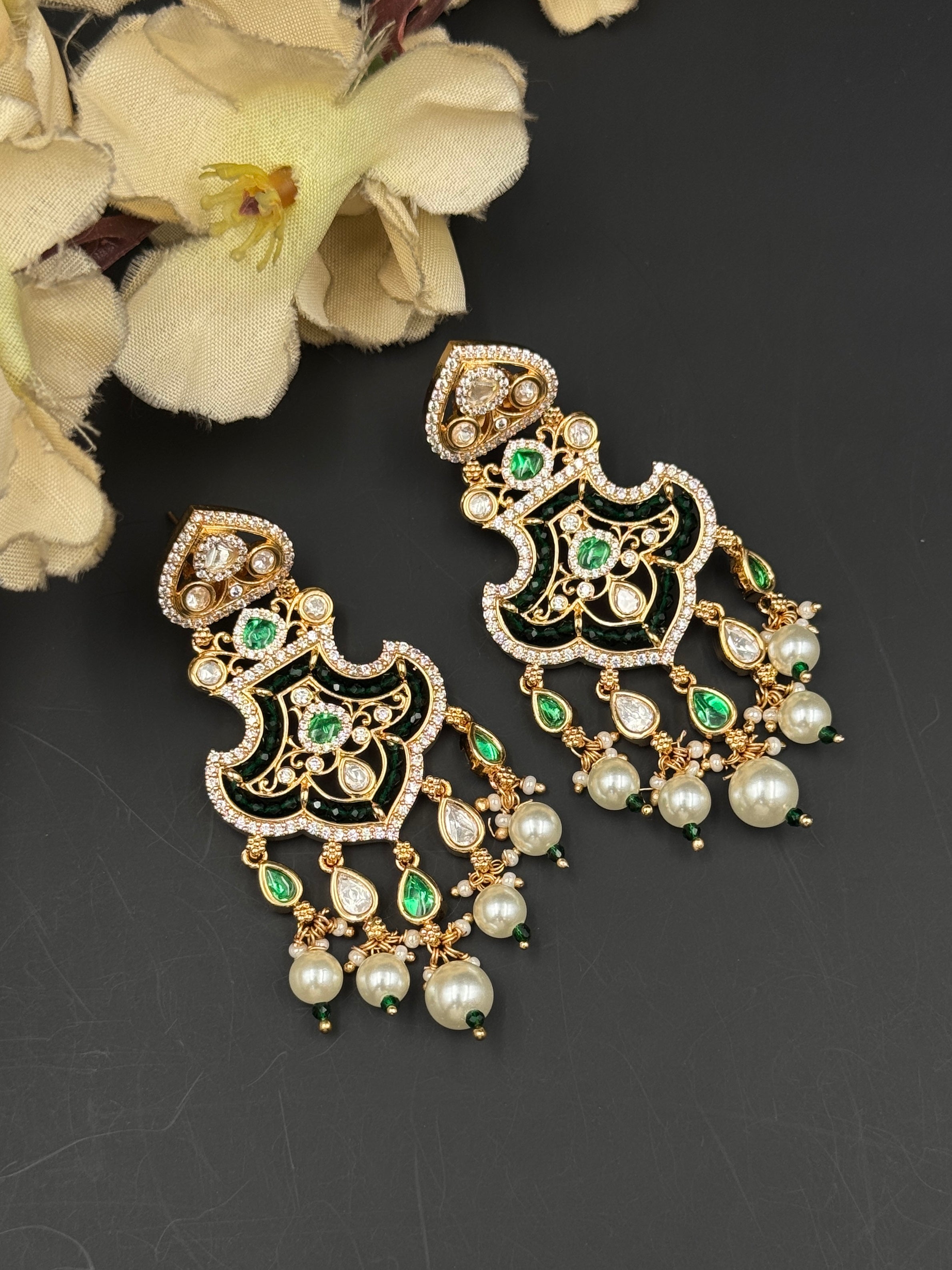 MAHNOOR NECKLACE