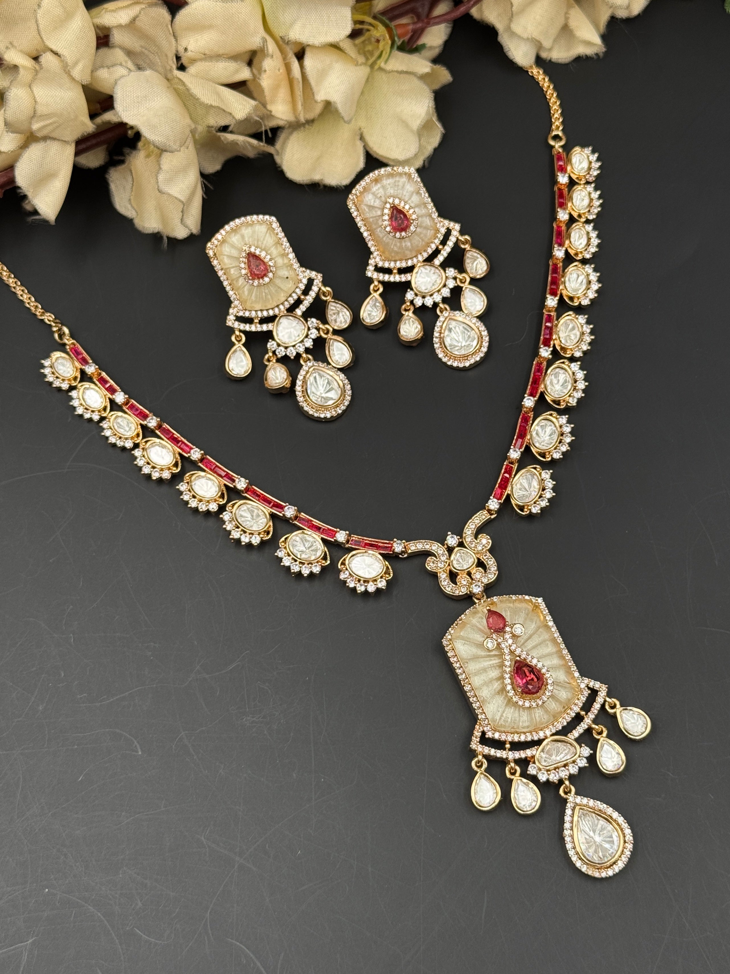 ARIA NECKLACE
