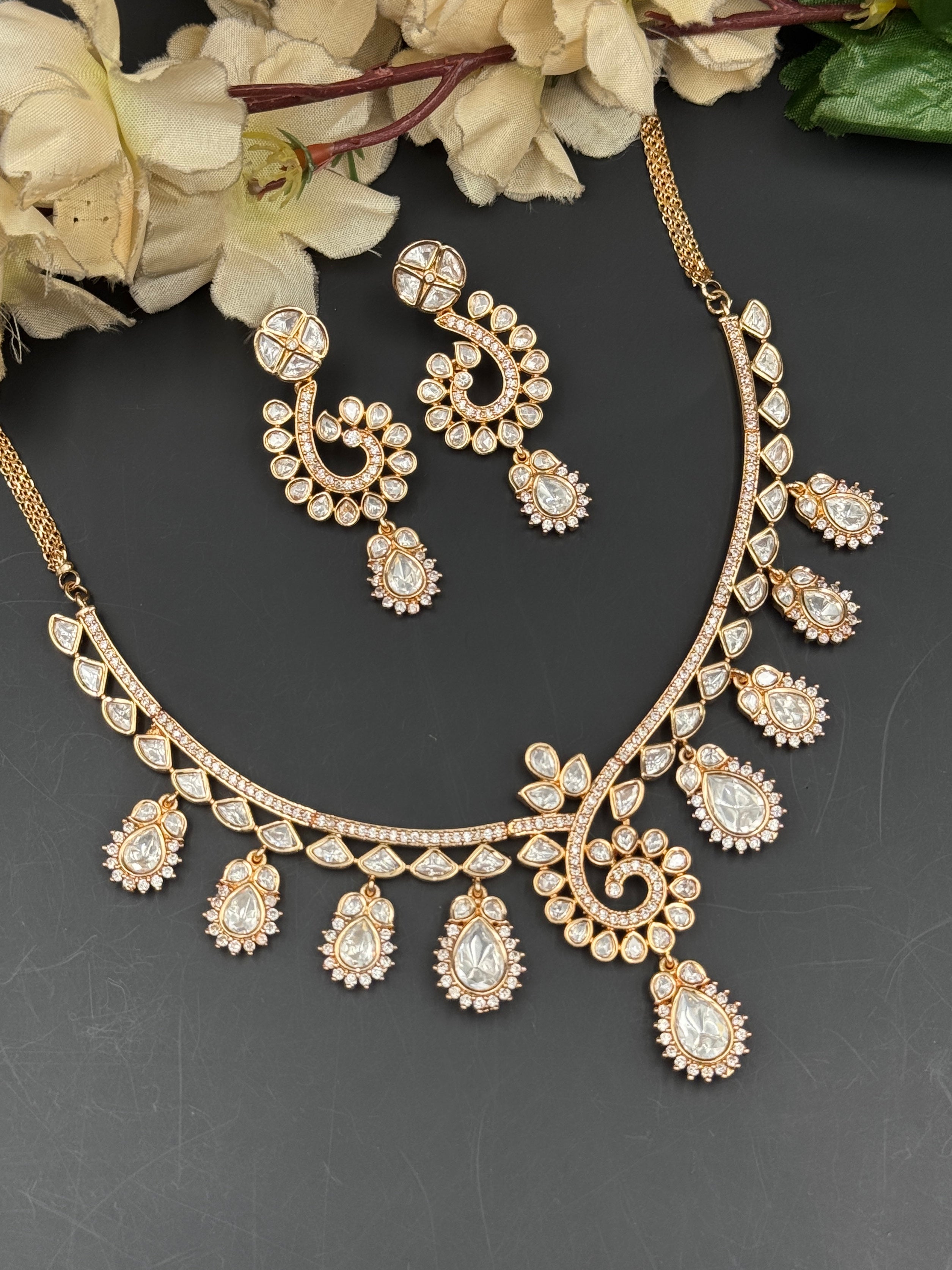 HEBA NECKLACE