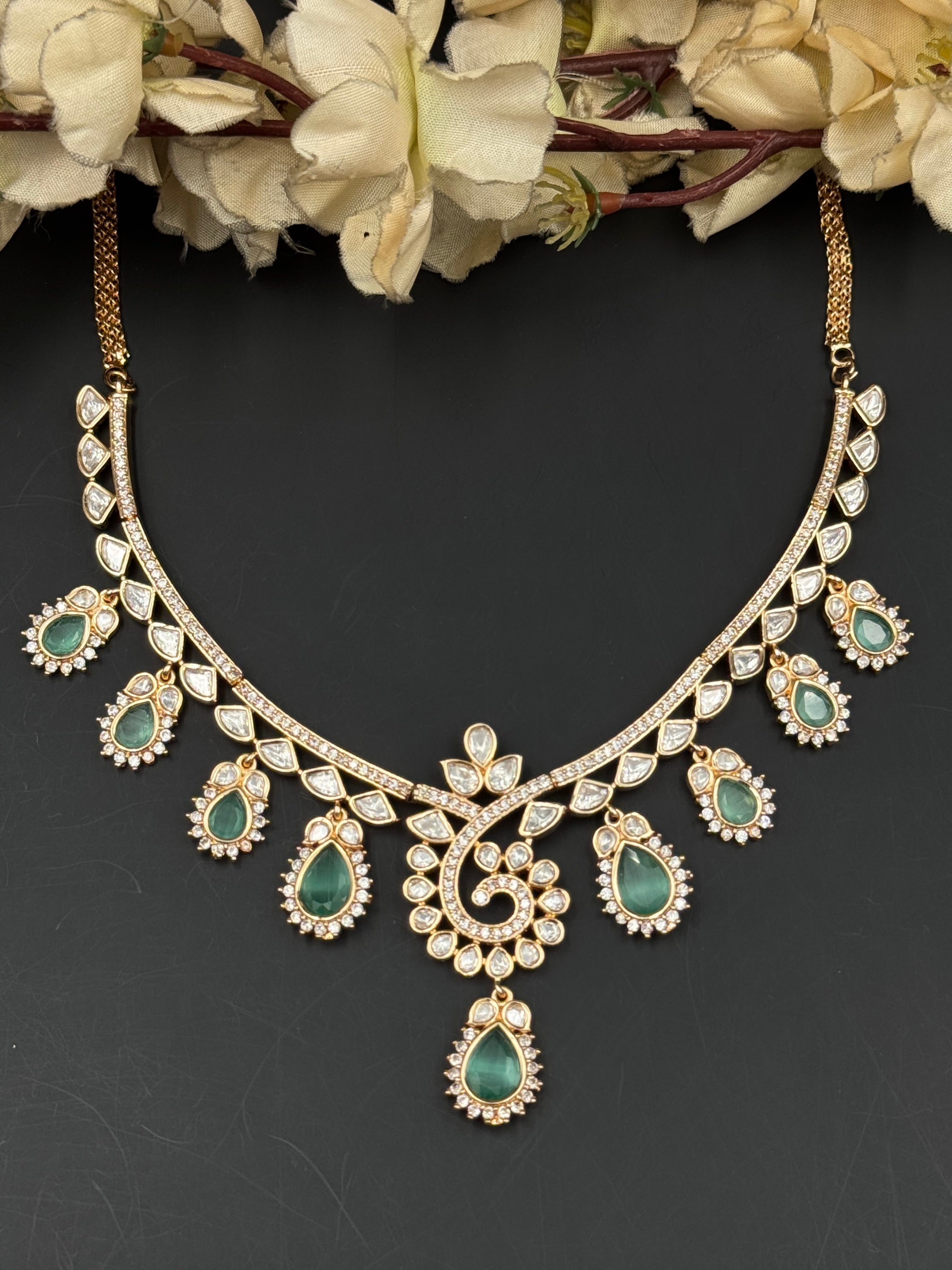 HEBA NECKLACE