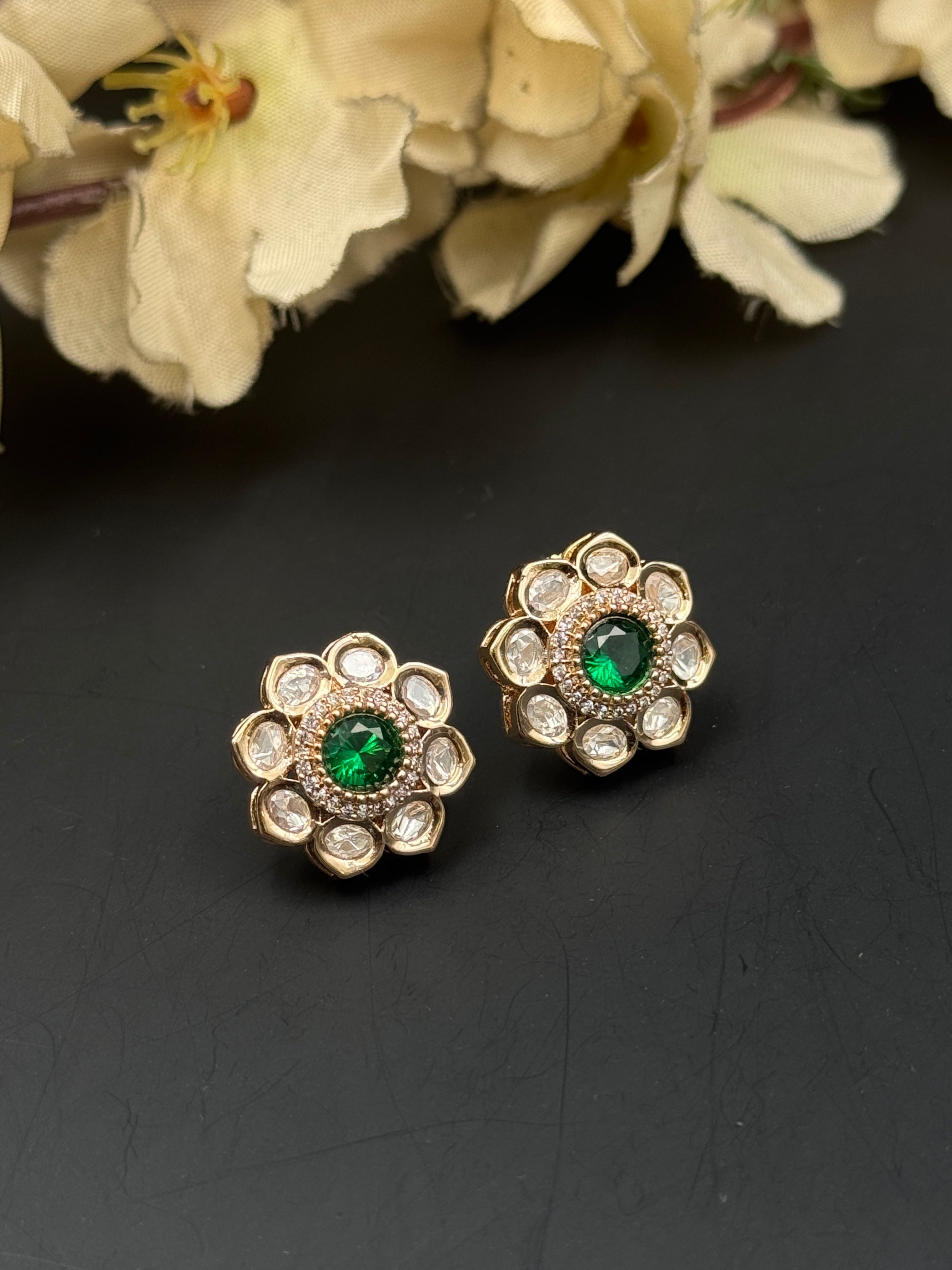 SARA EARRING