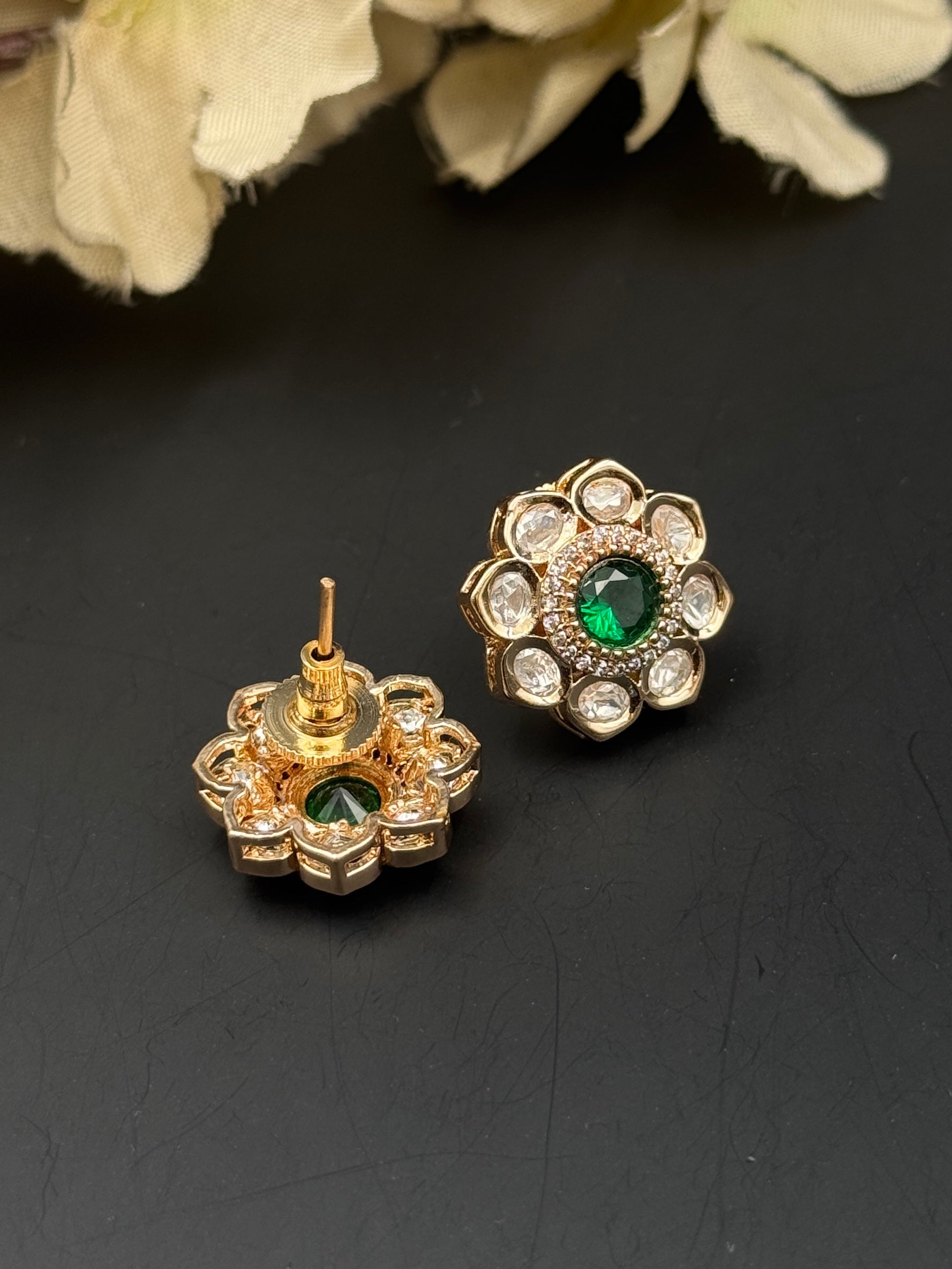 SARA EARRING