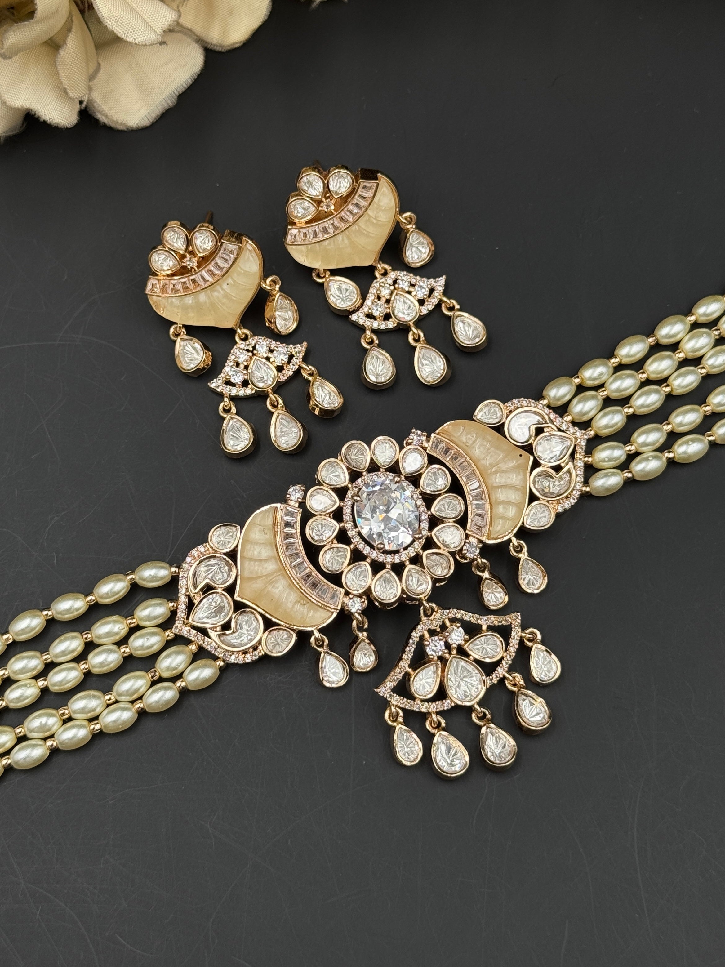 TABINA NECKLACE
