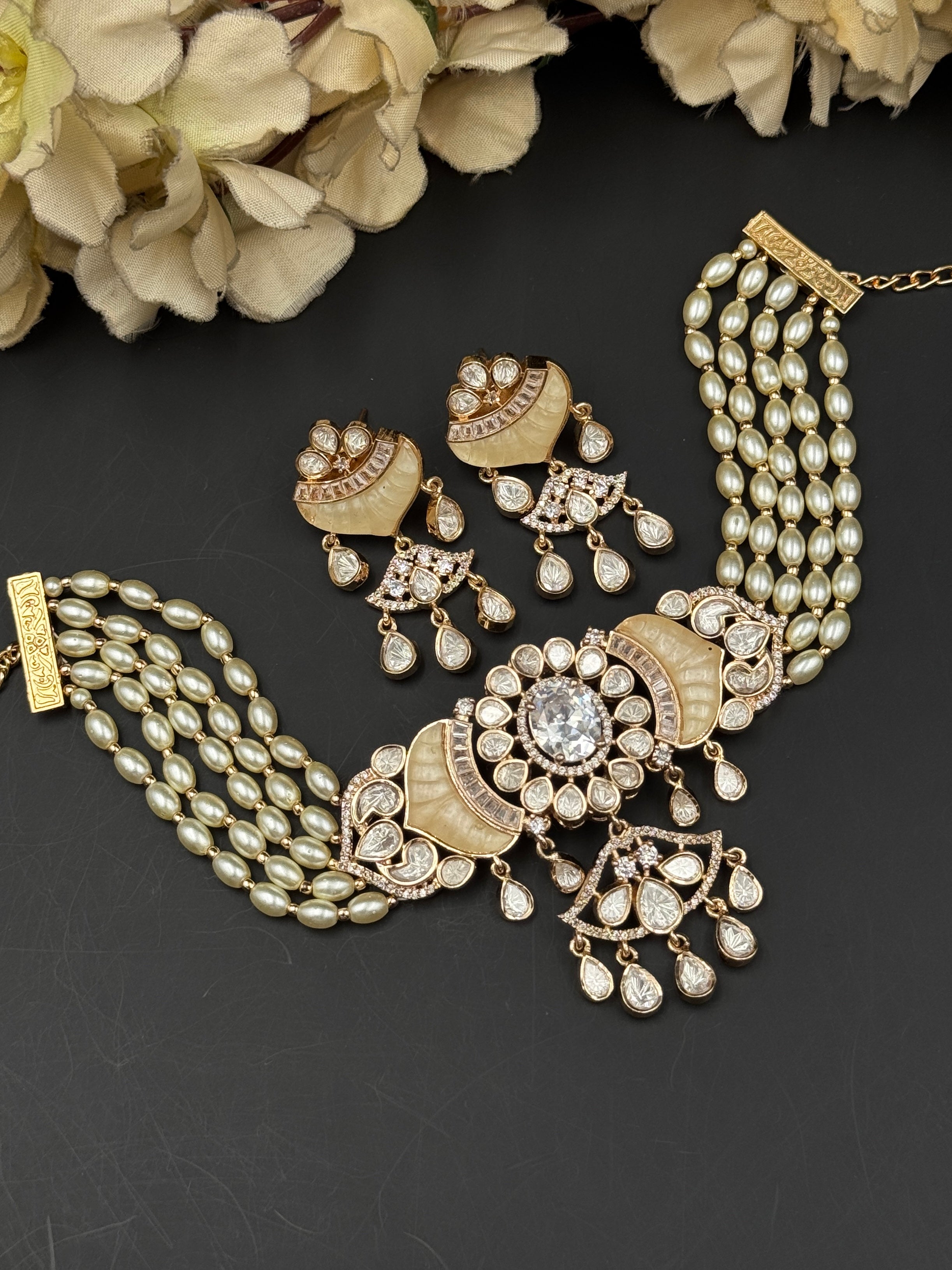 TABINA NECKLACE