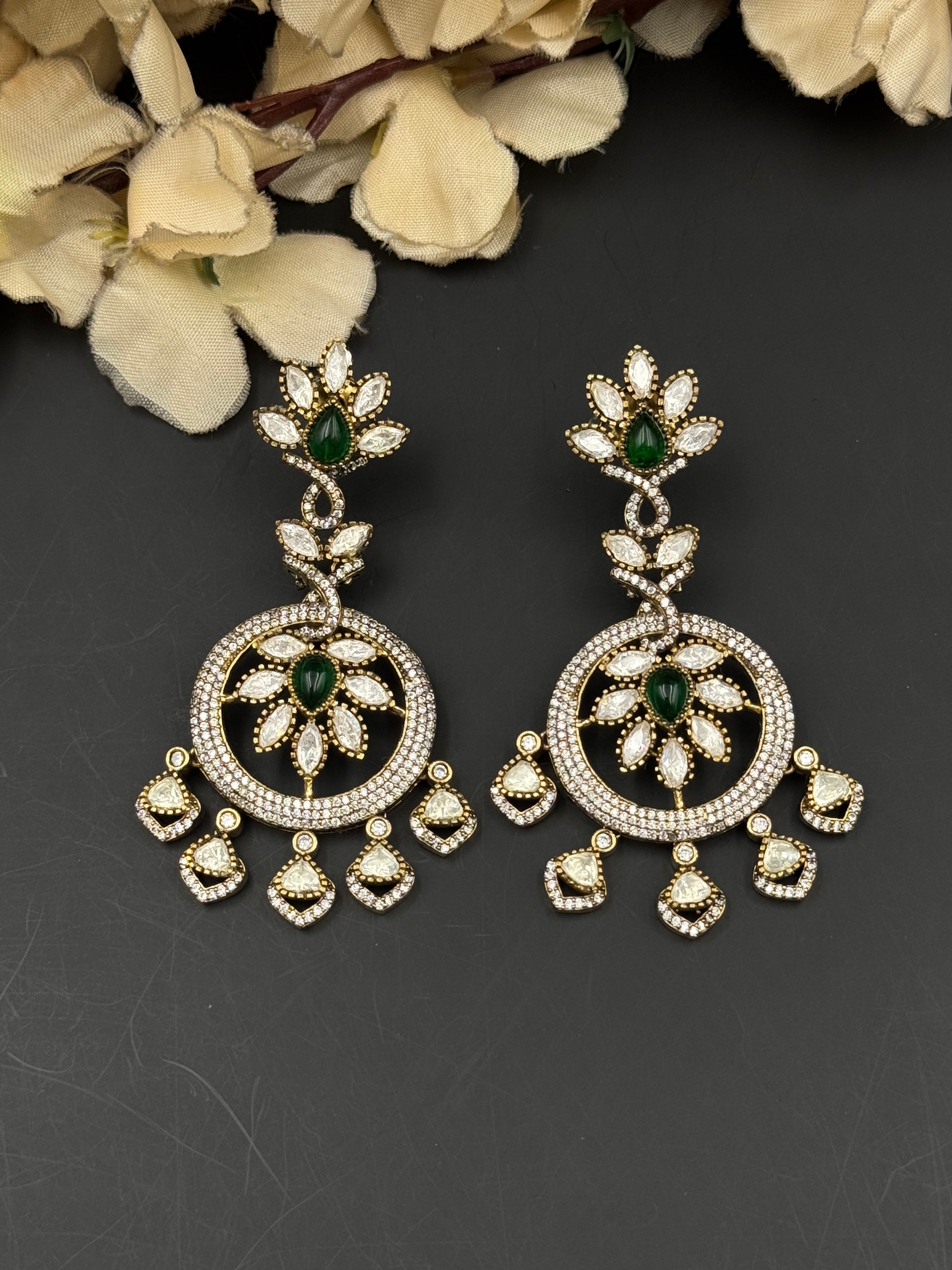 ZOYA EARRING