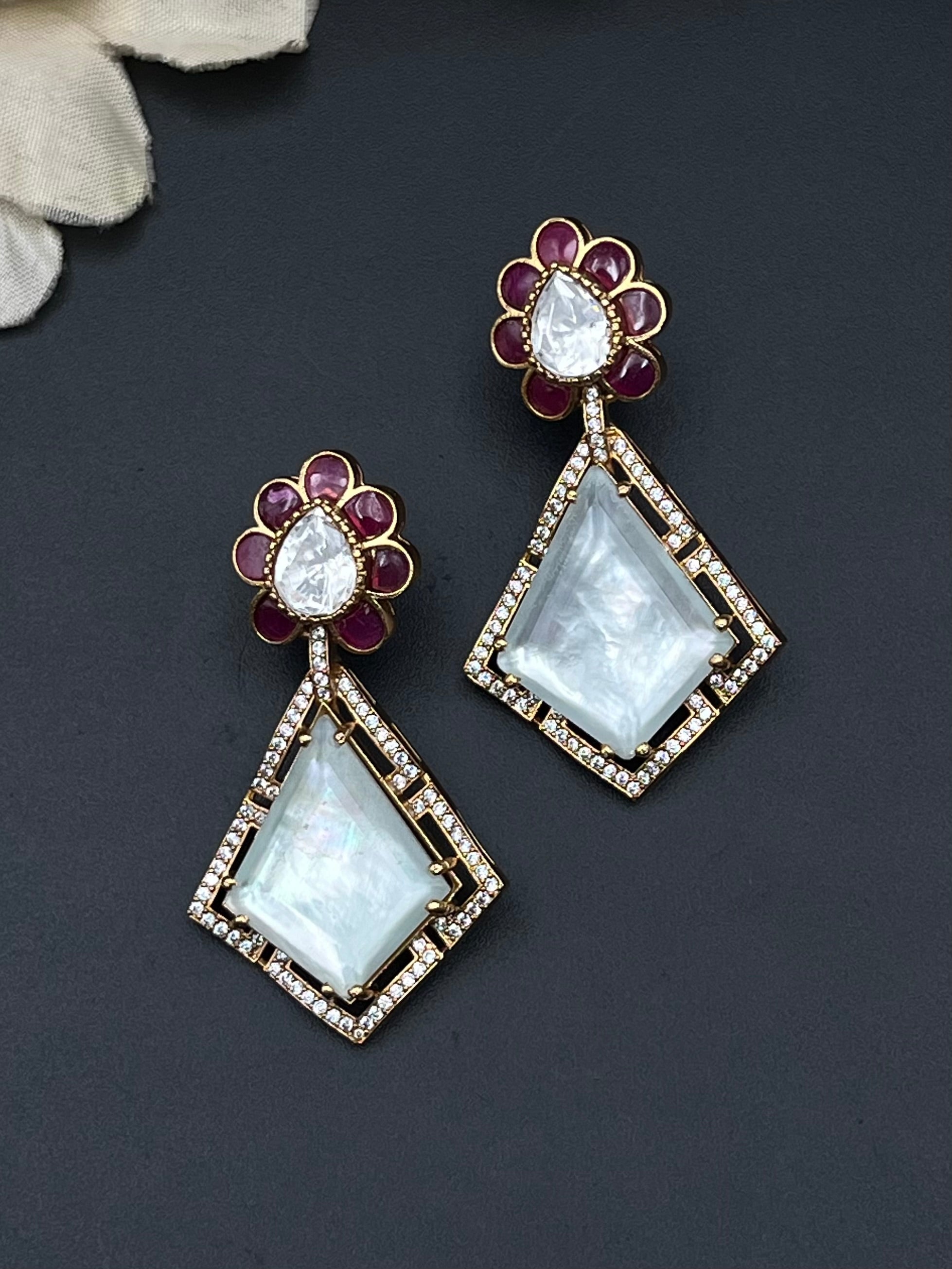 MUNRA EARRINGS