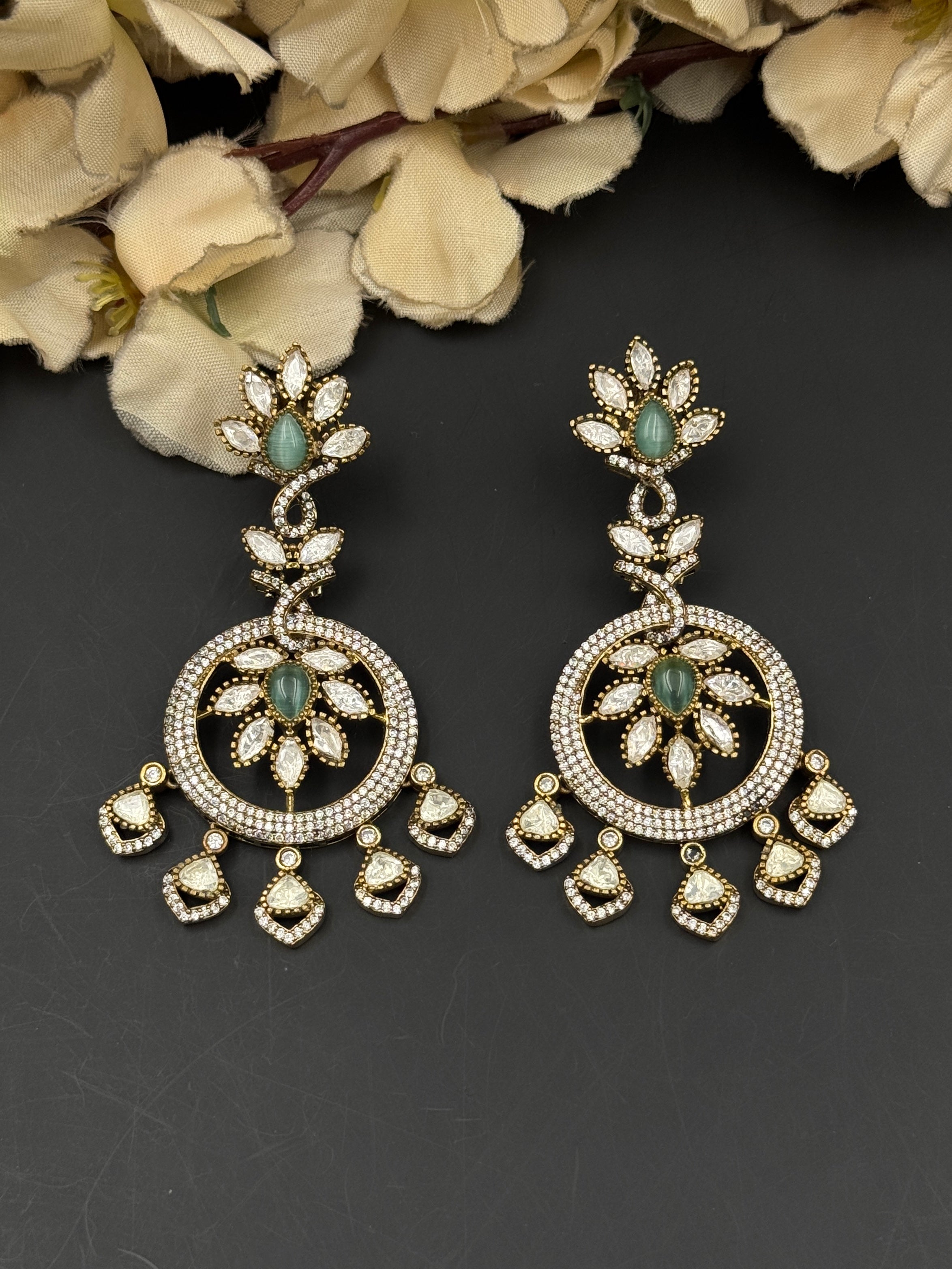 ZOYA EARRING