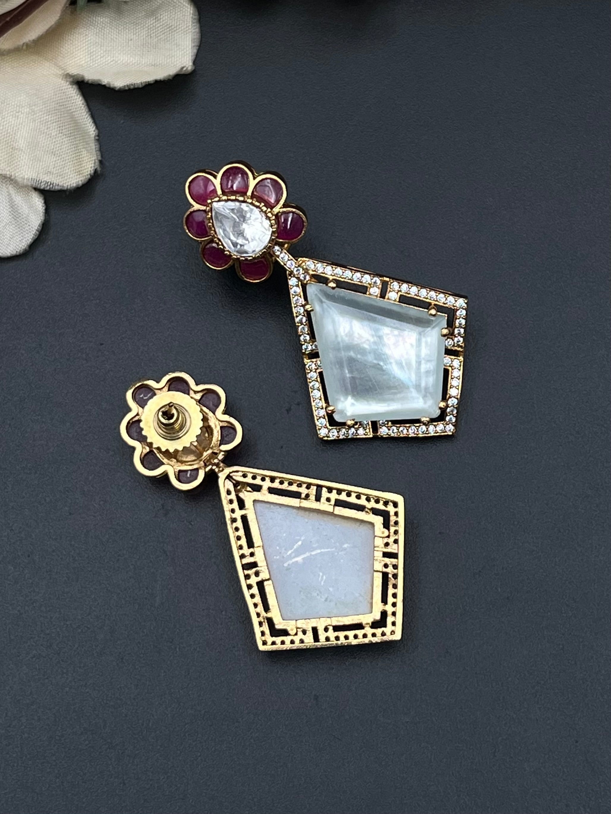 MUNRA EARRINGS