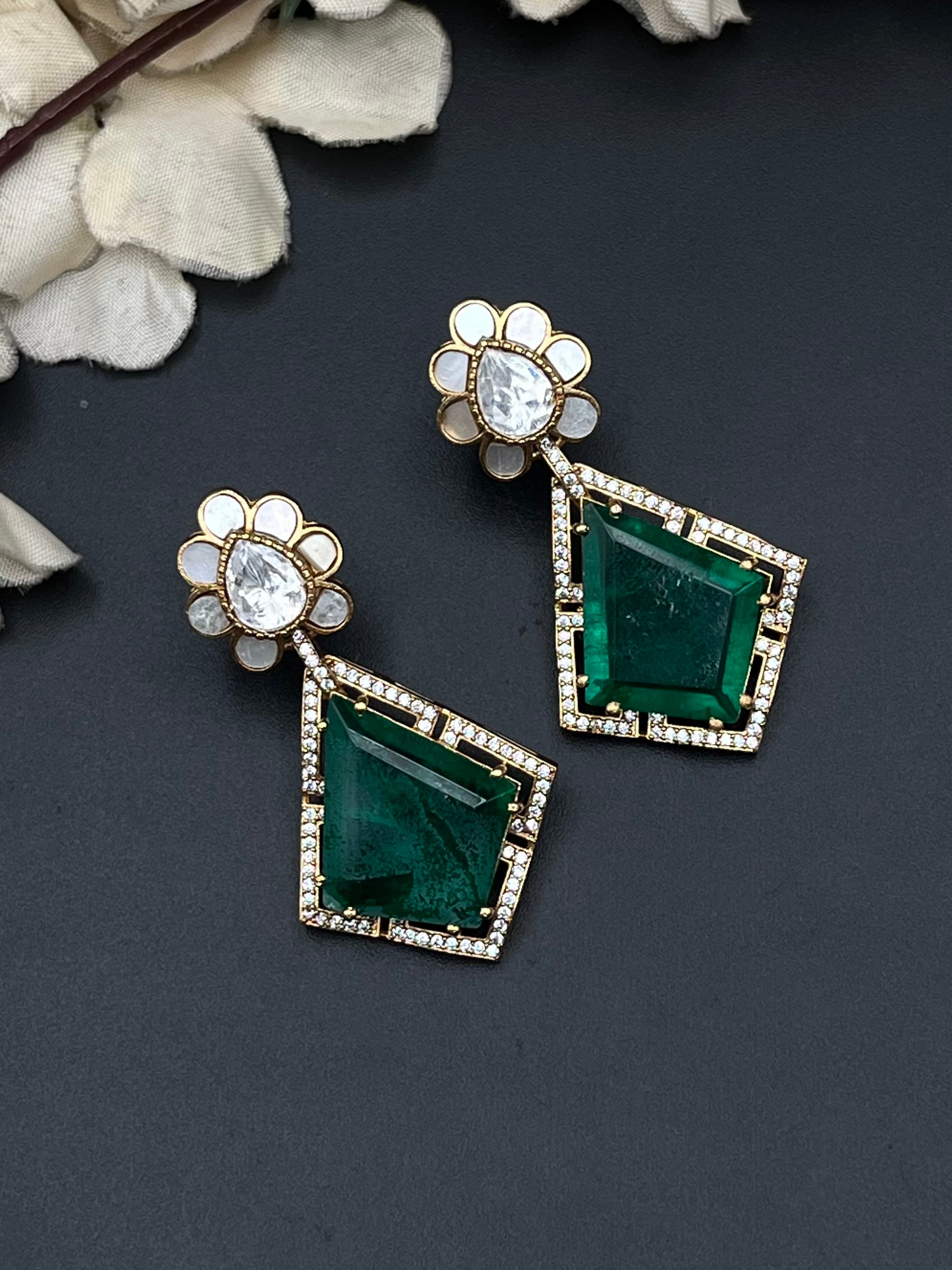 MUNRA EARRINGS