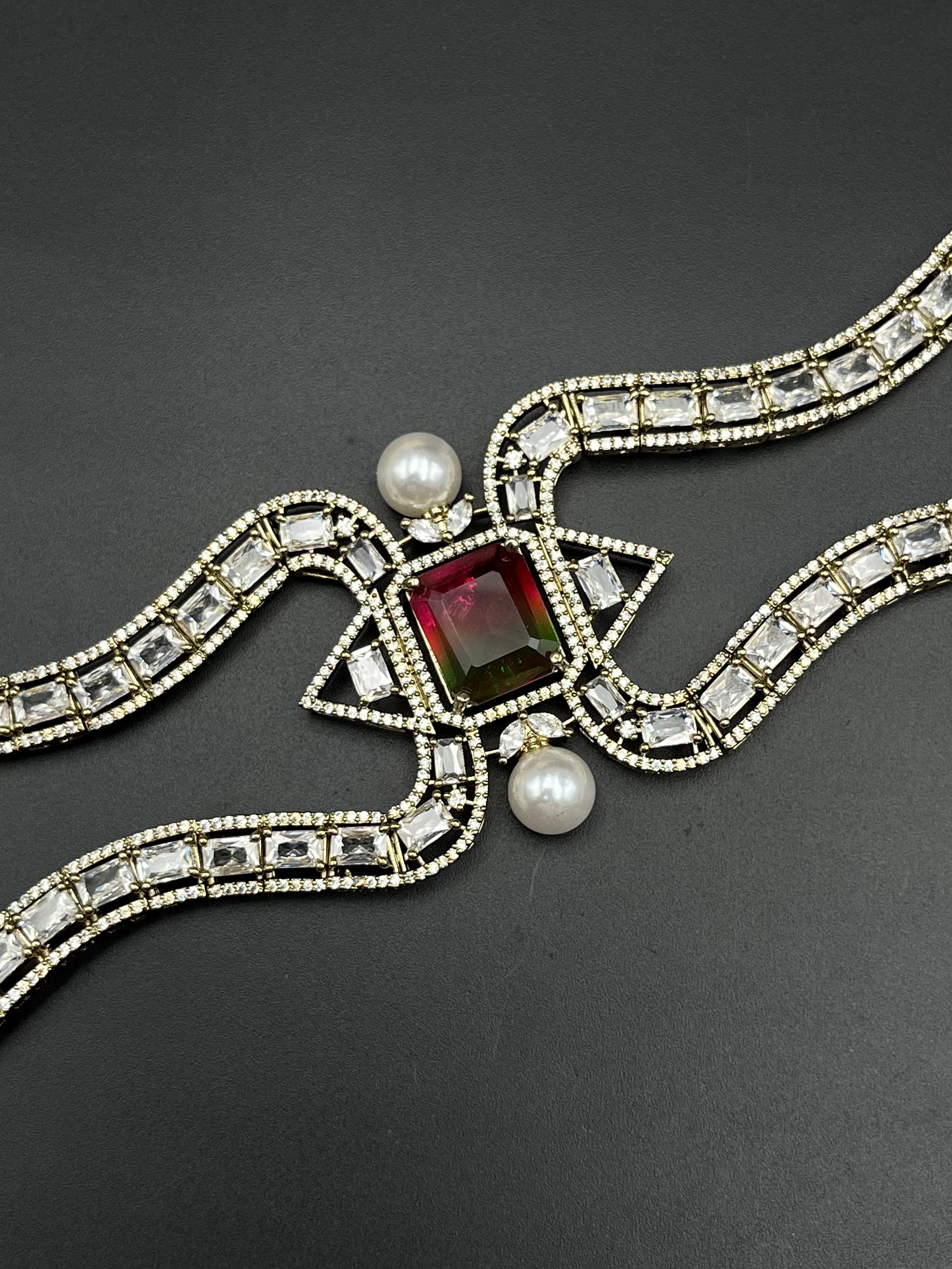 ARVI NECKLACE