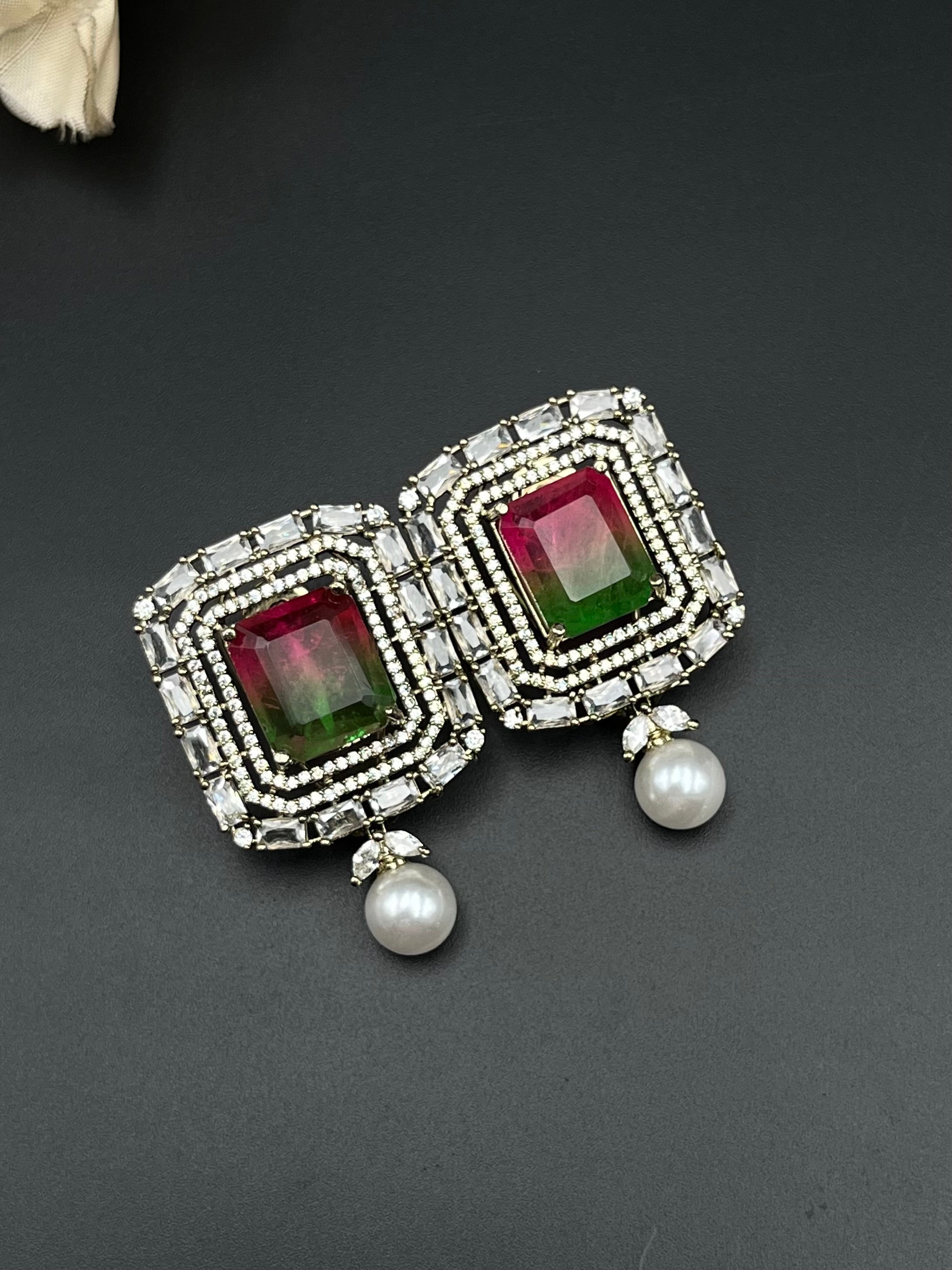 ARVI NECKLACE