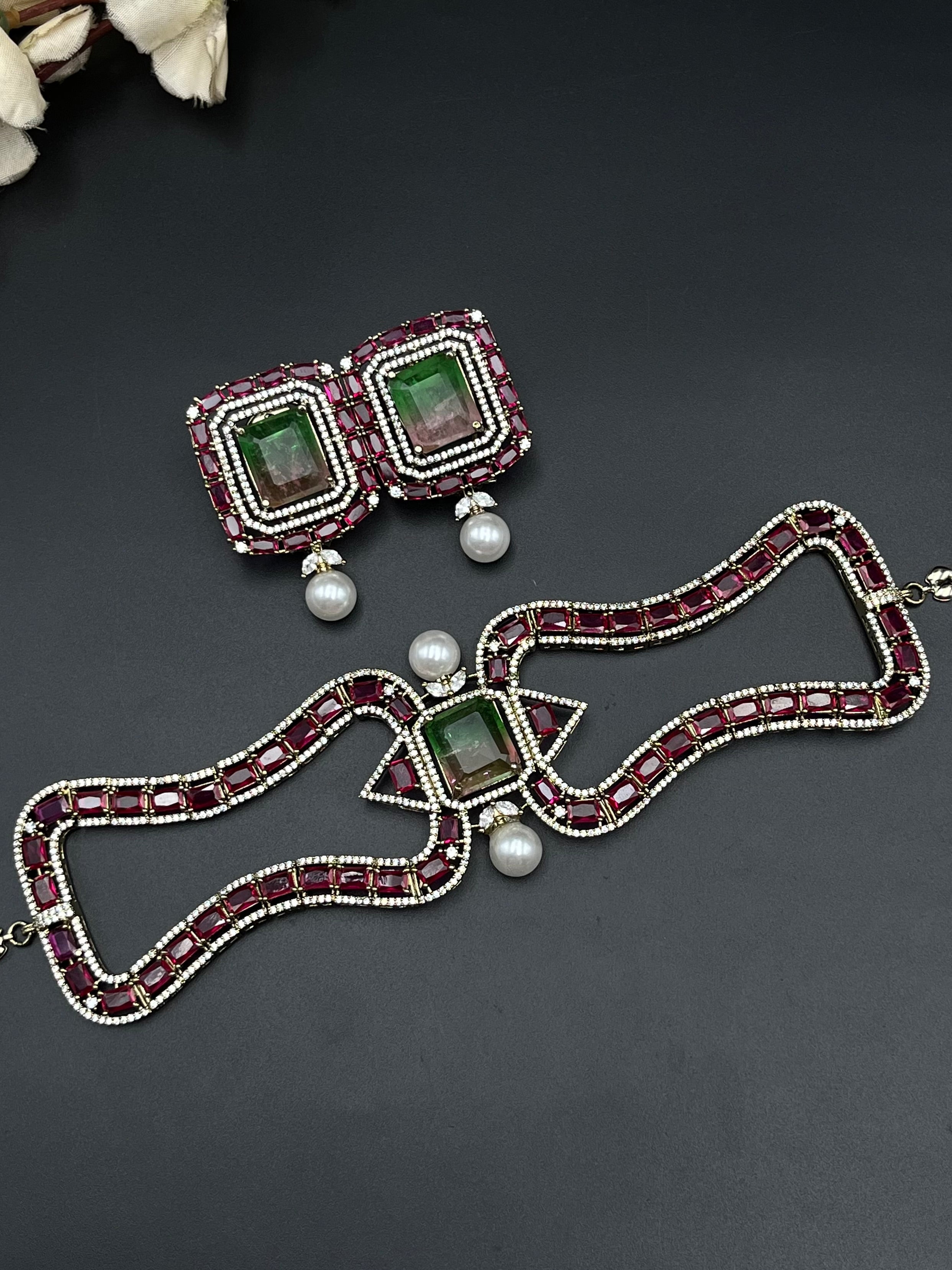 ARVI NECKLACE