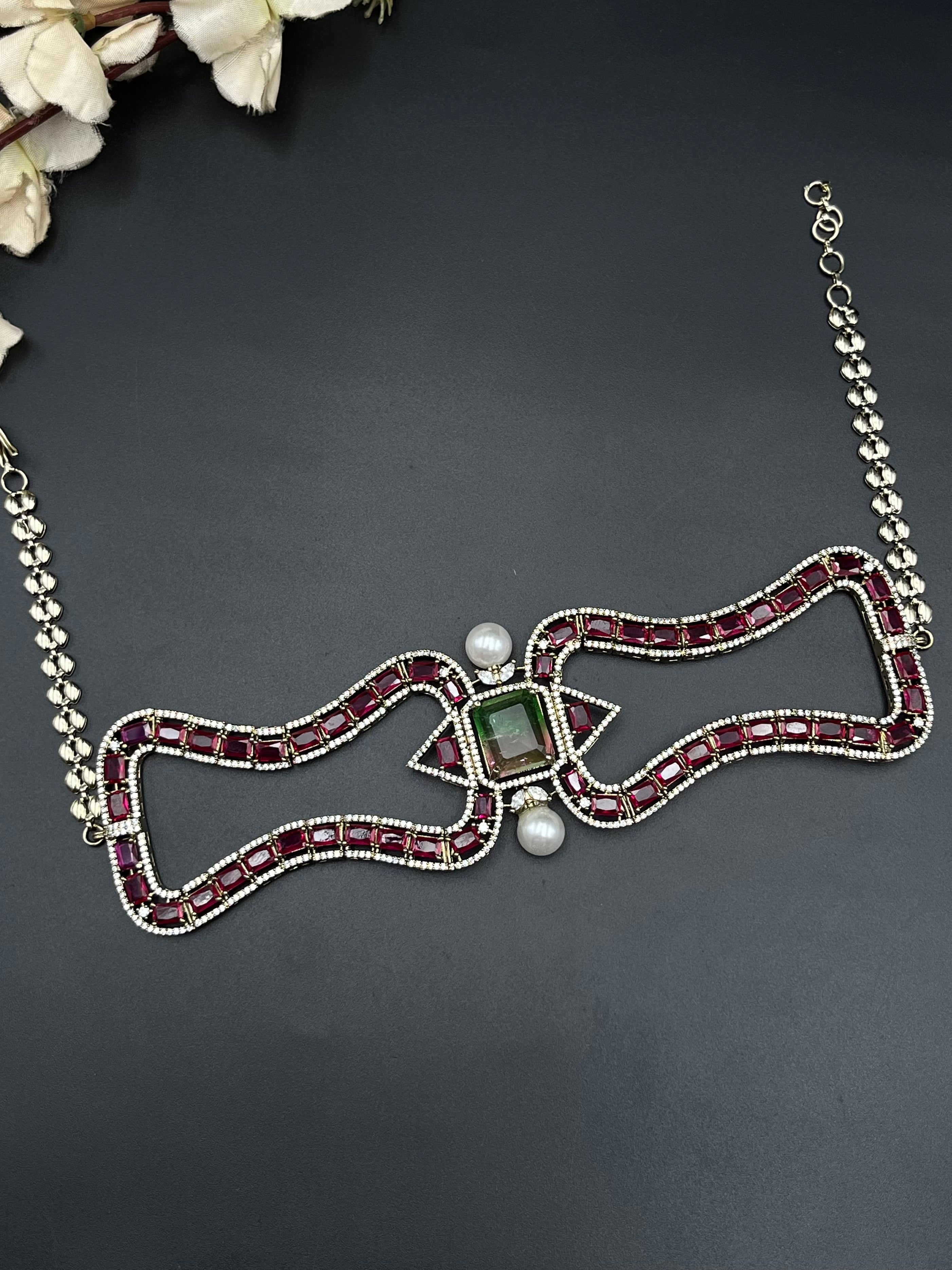 ARVI NECKLACE