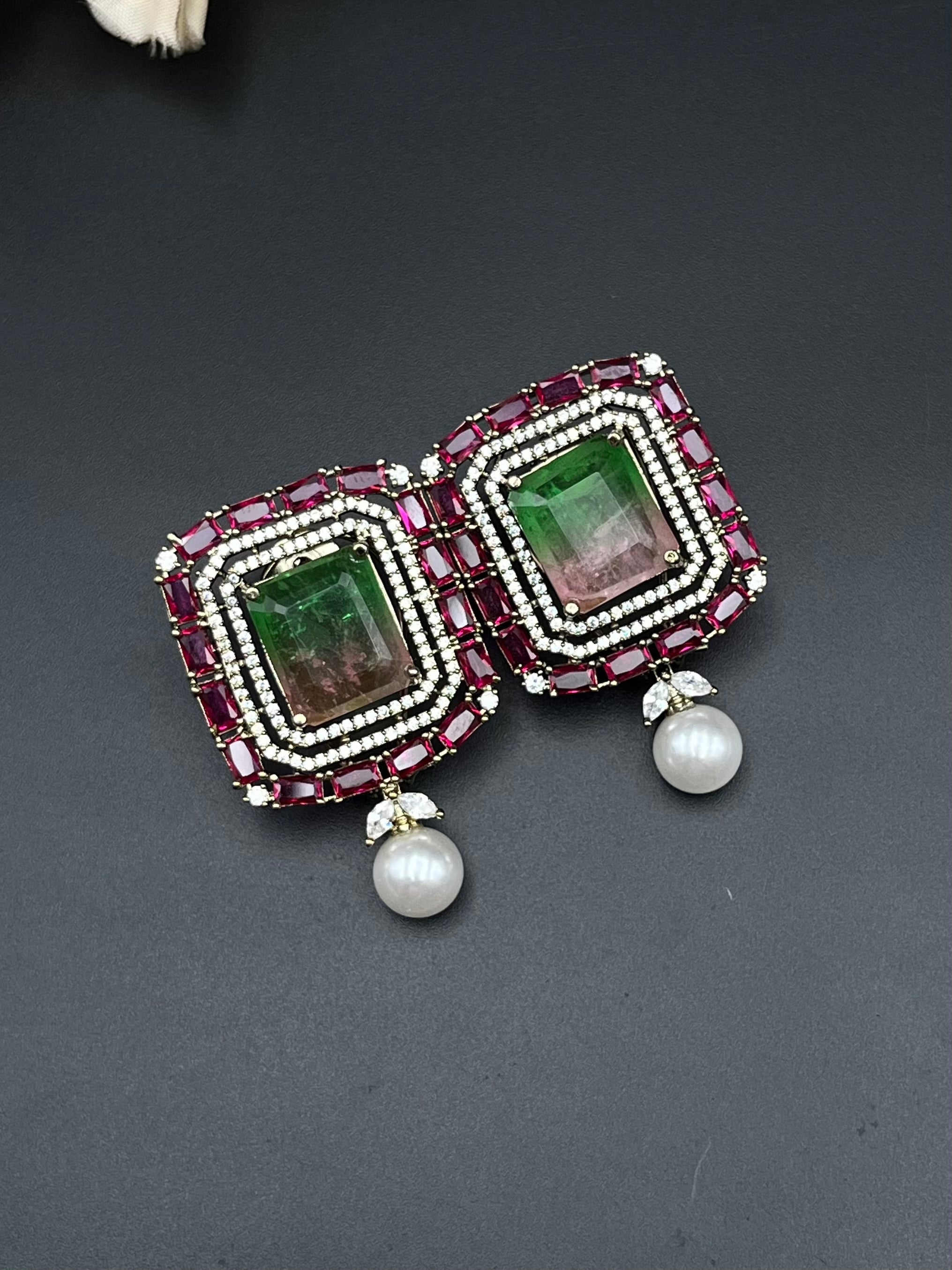 ARVI NECKLACE