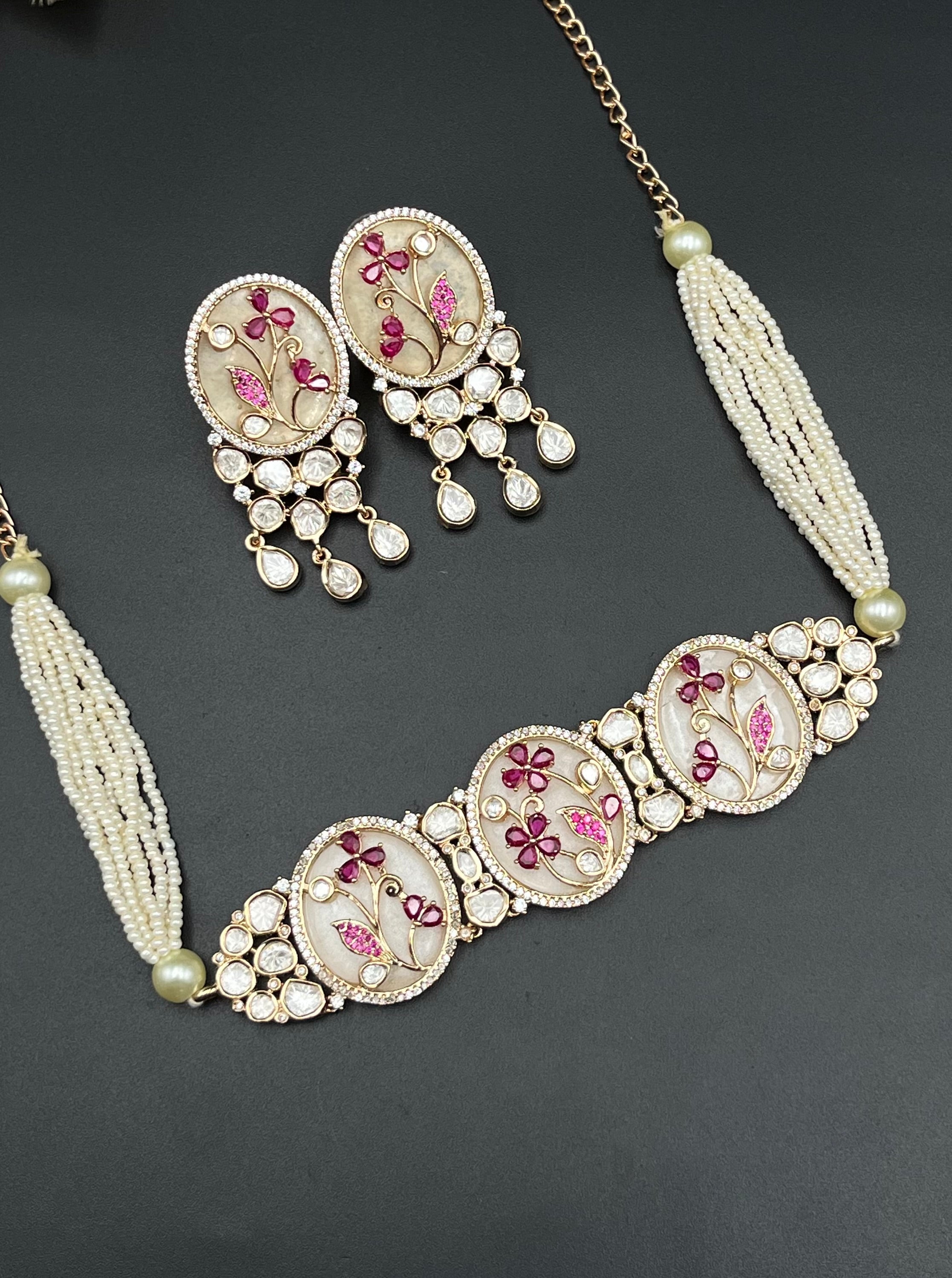 ZAHRA NECKLACE