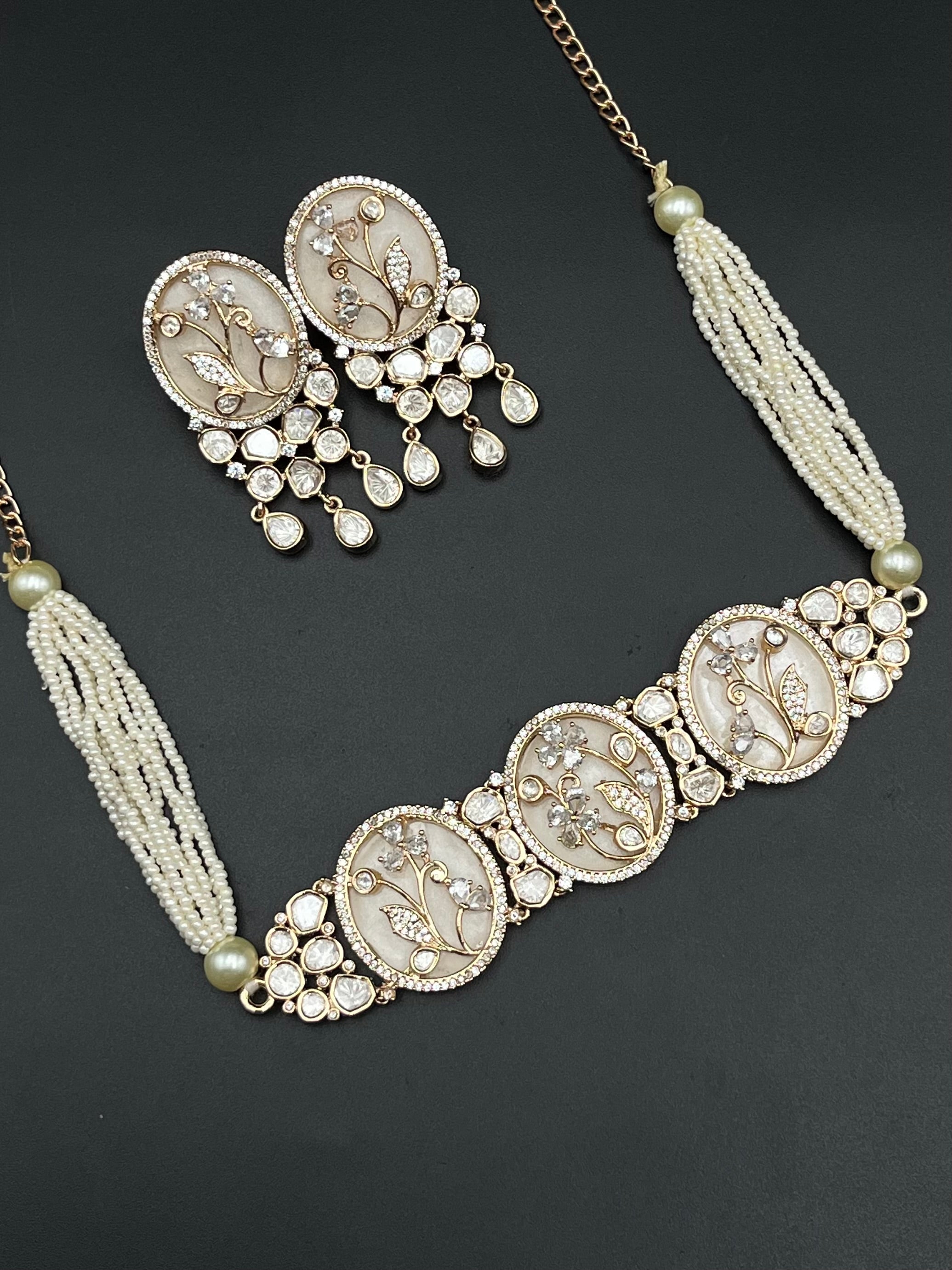 ZAHRA NECKLACE