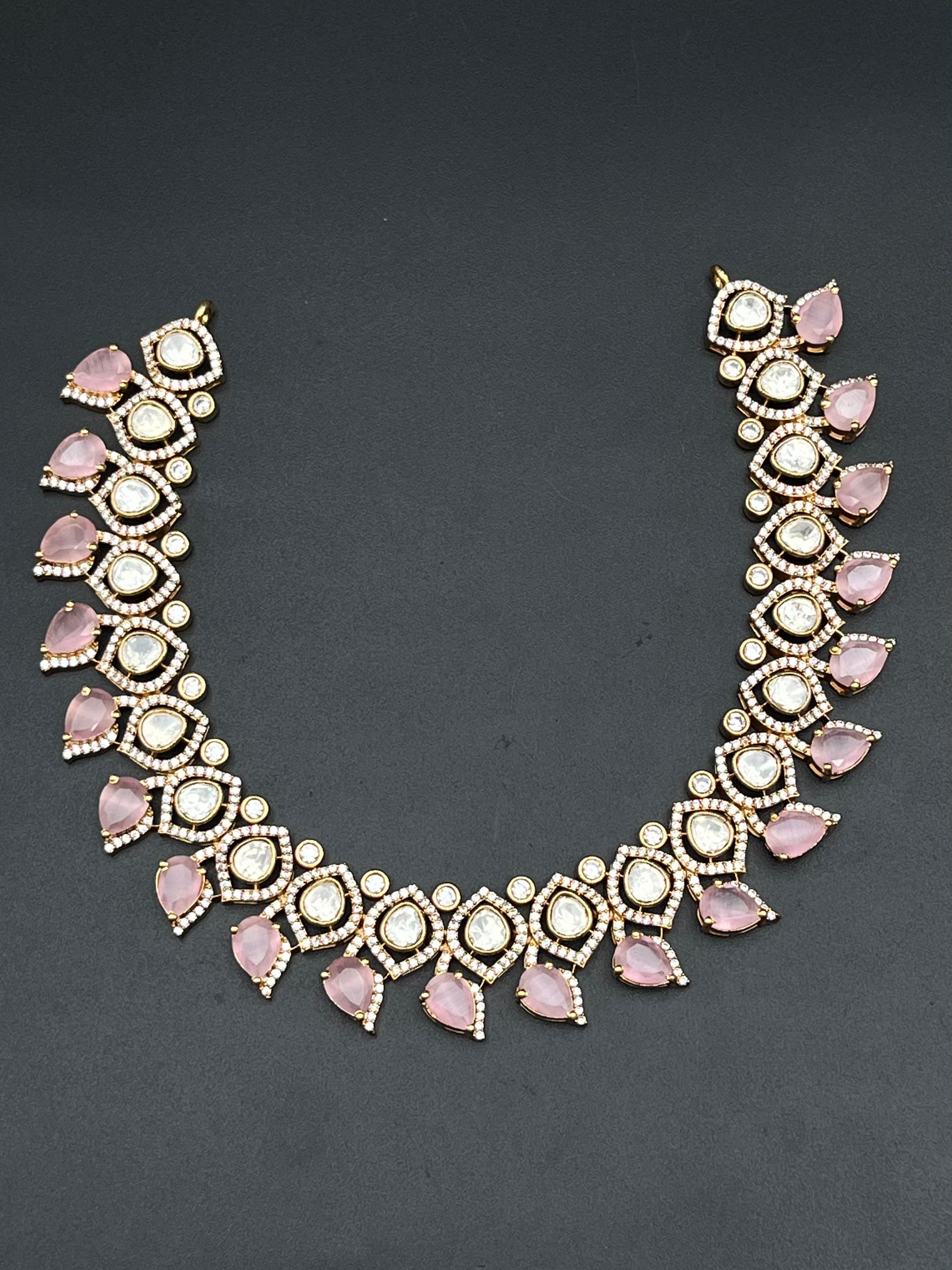 NIYAS NECKLACE