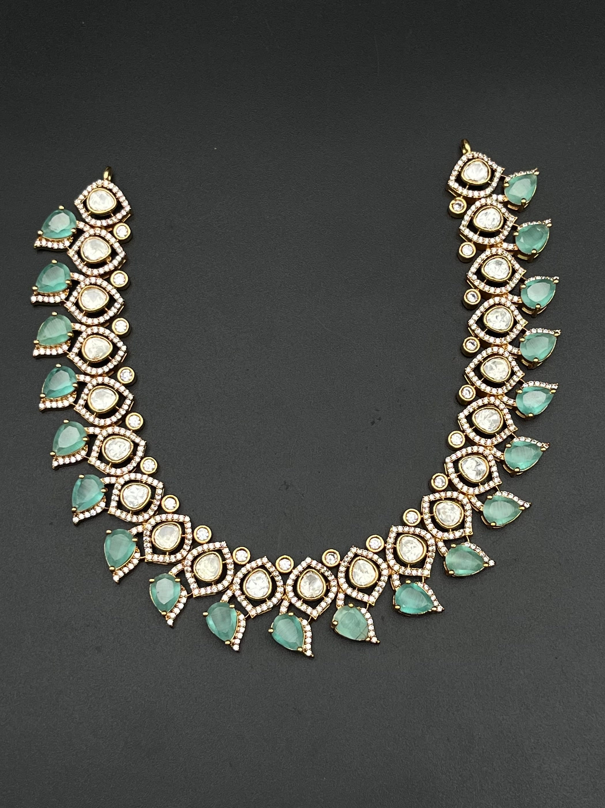 NIYAS NECKLACE