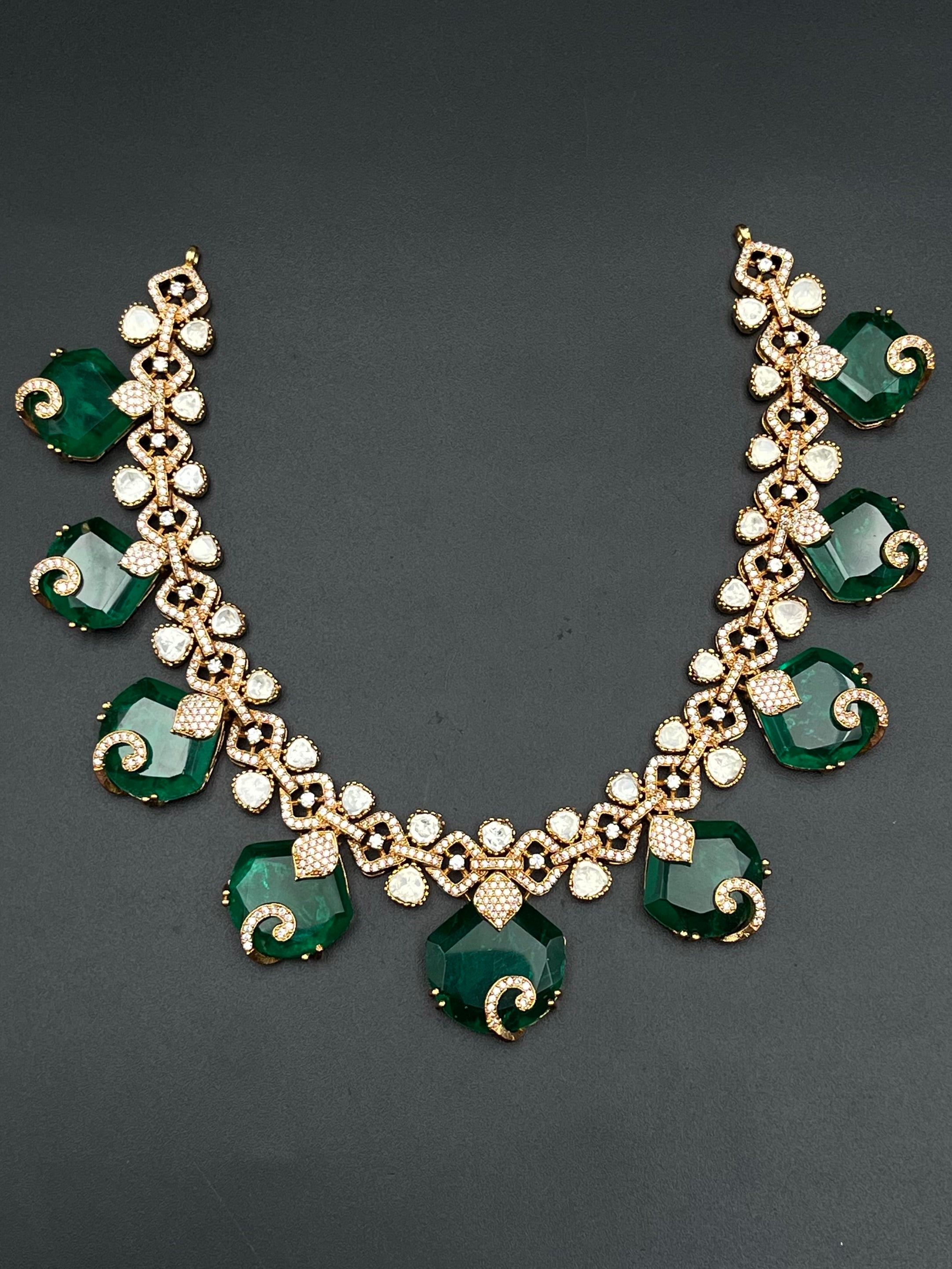 ASIYNA NECKLACE