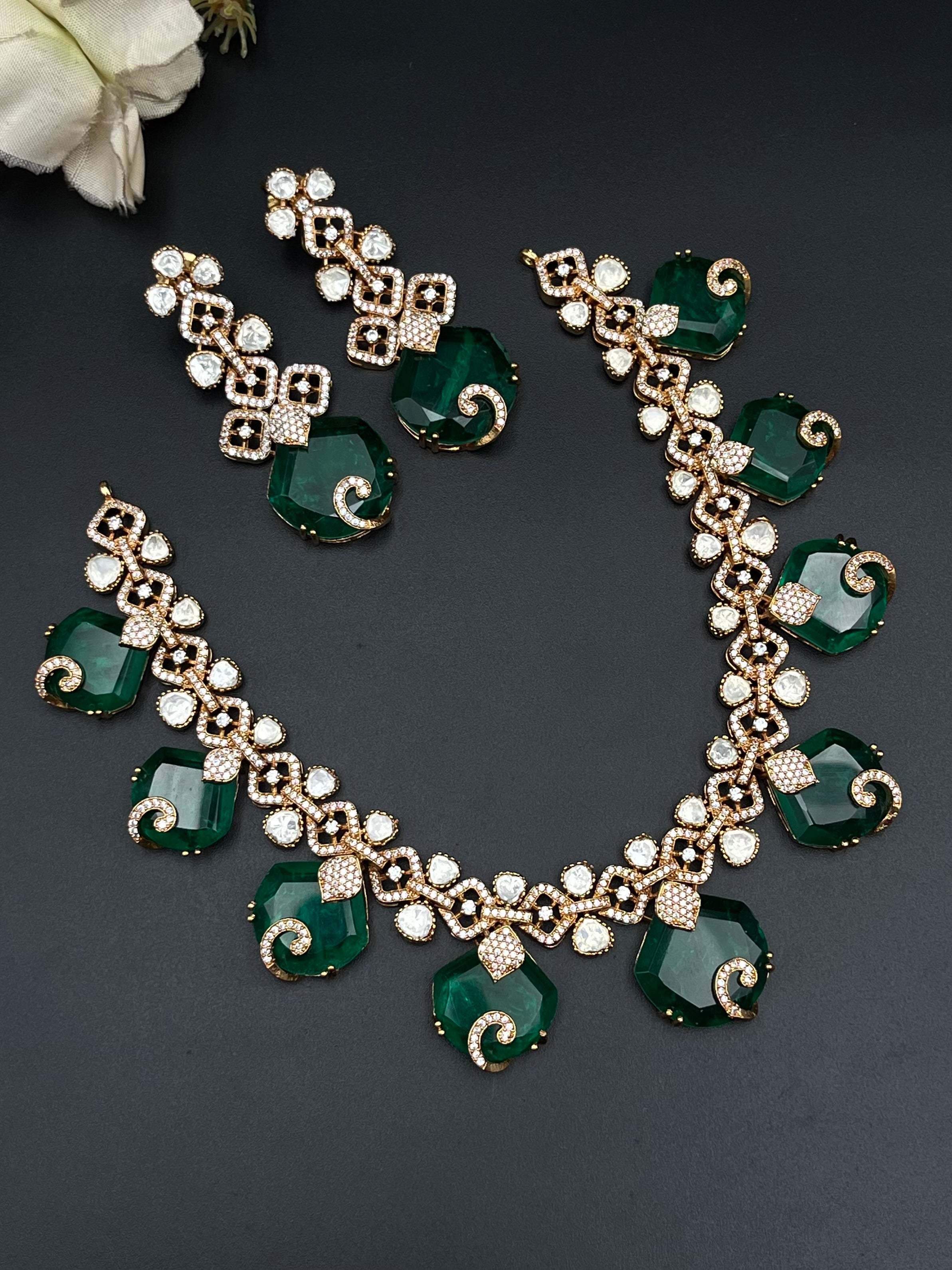 ASIYNA NECKLACE
