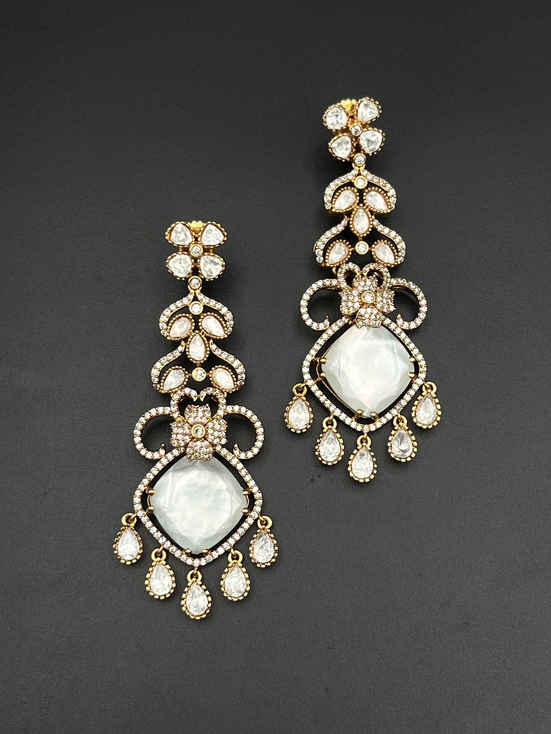 SAMIN NECKLACE